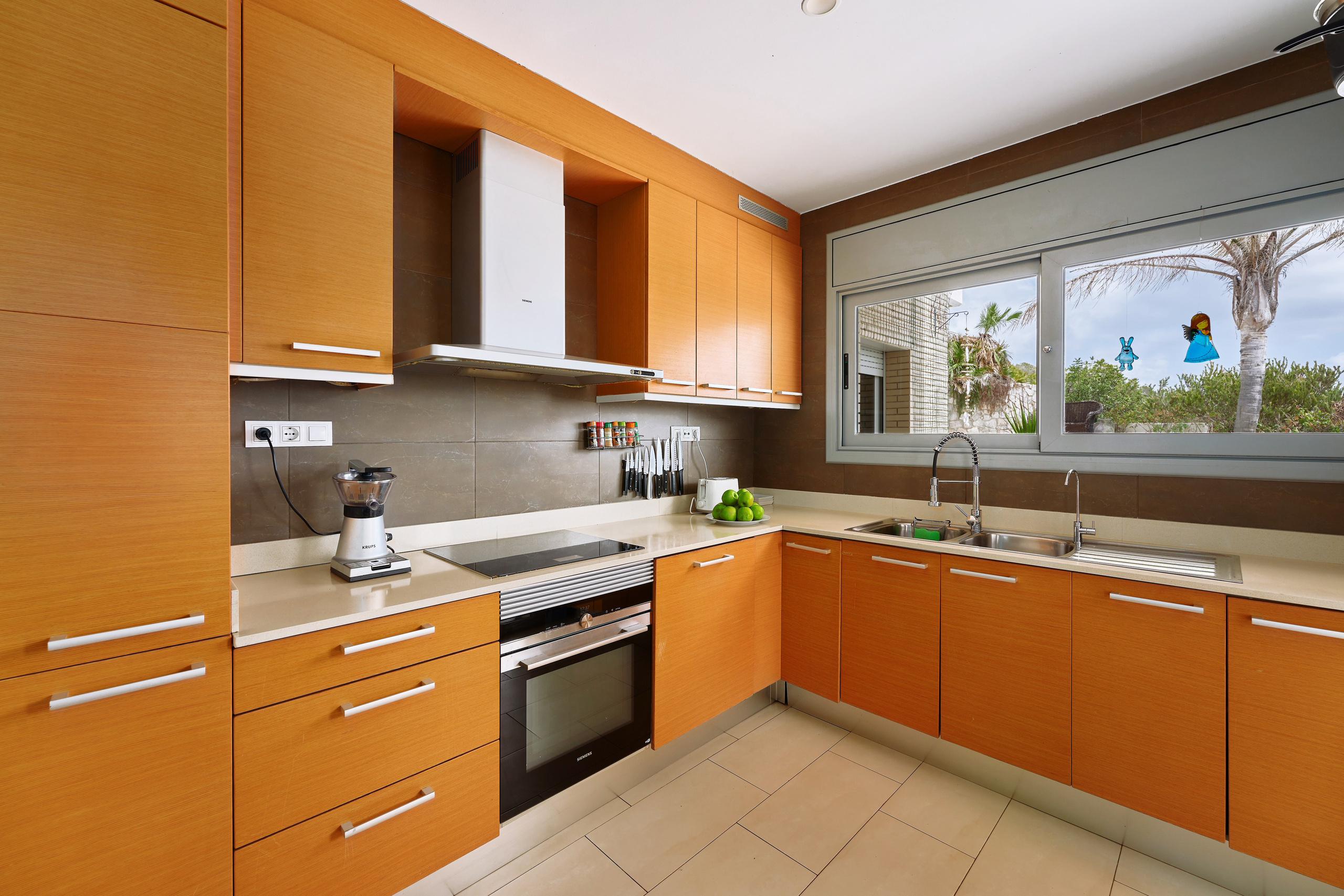 Property. Photographer @ Studio | Barcelona — Svyatoslav Usmyal