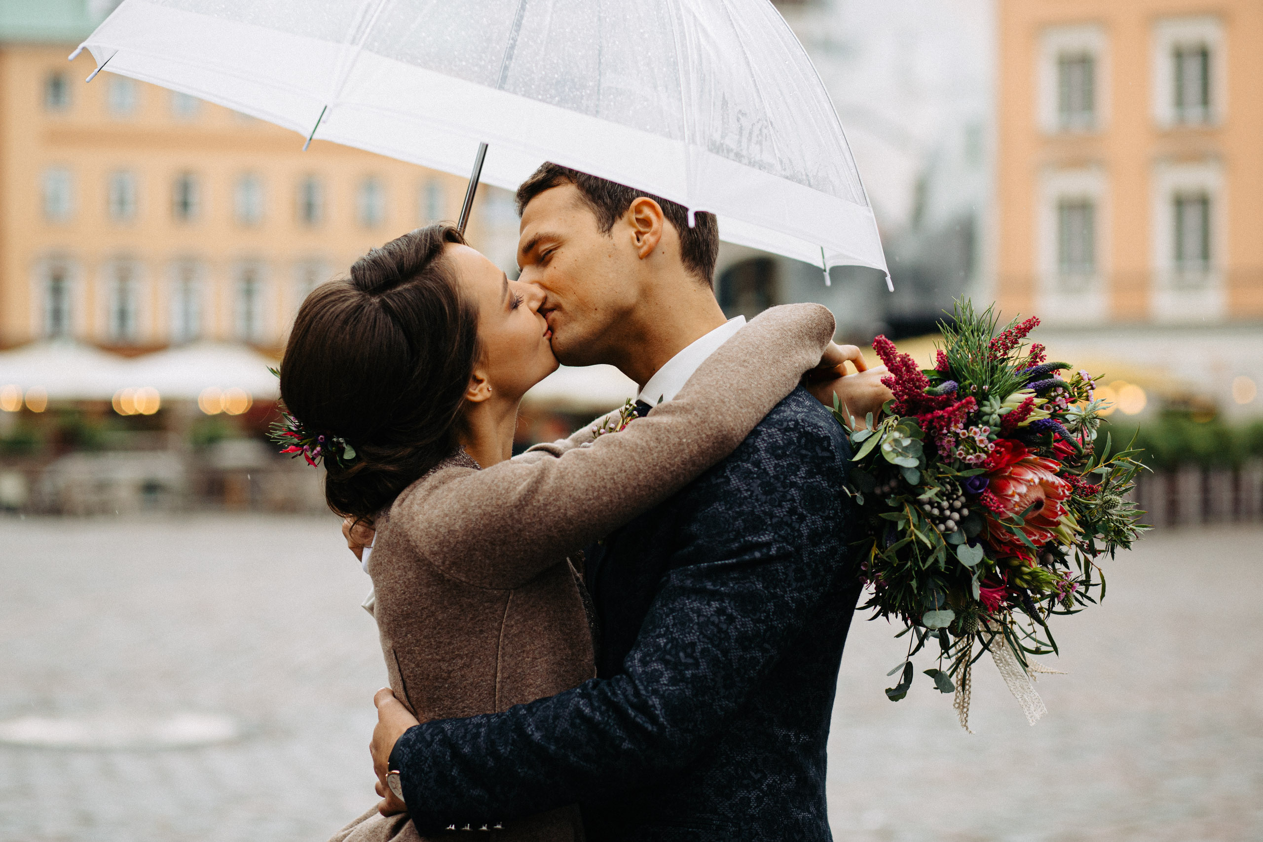 Fotosesijas vietas, ja kāzu dienā līst lietus?