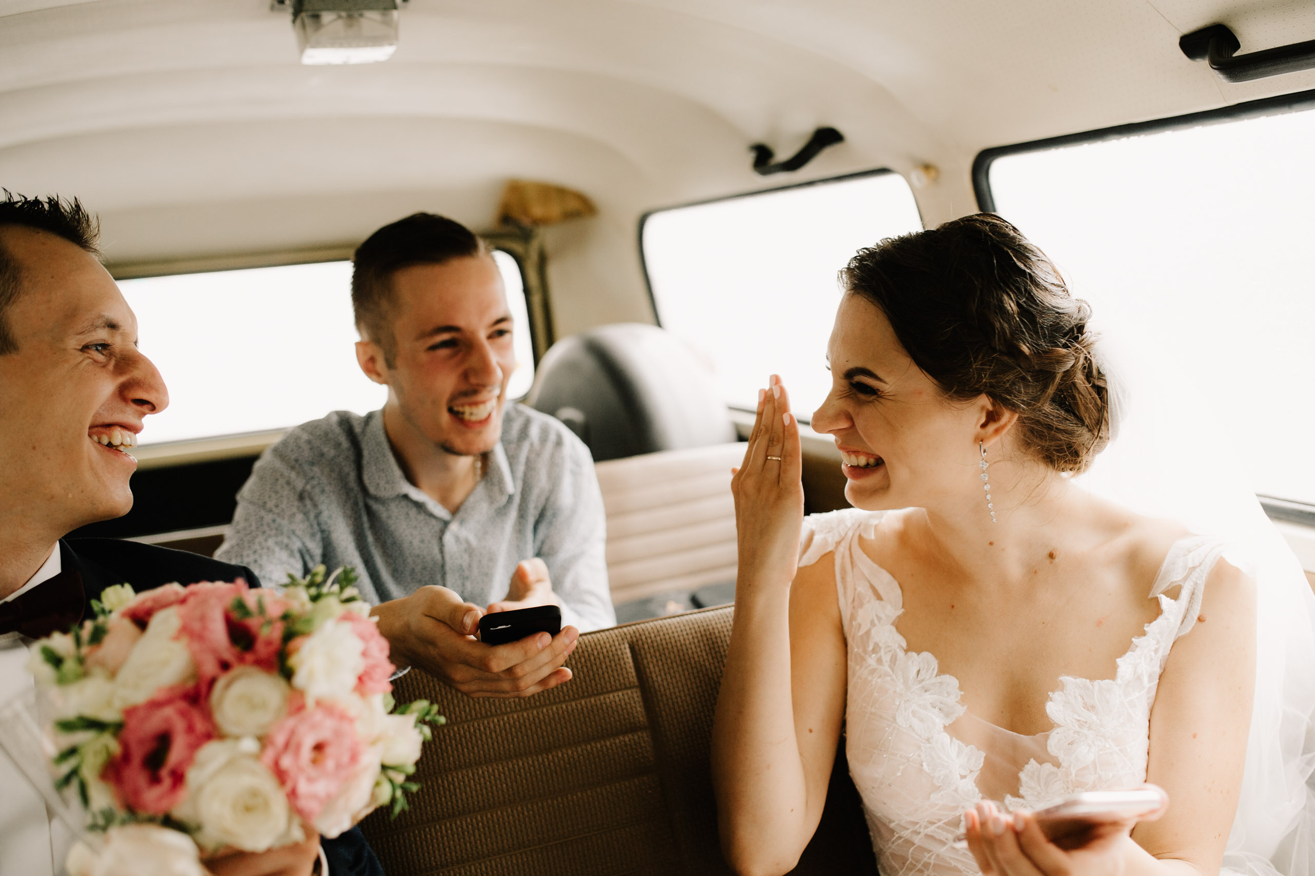 Fotosesijas vietas, ja kāzu dienā līst lietus?