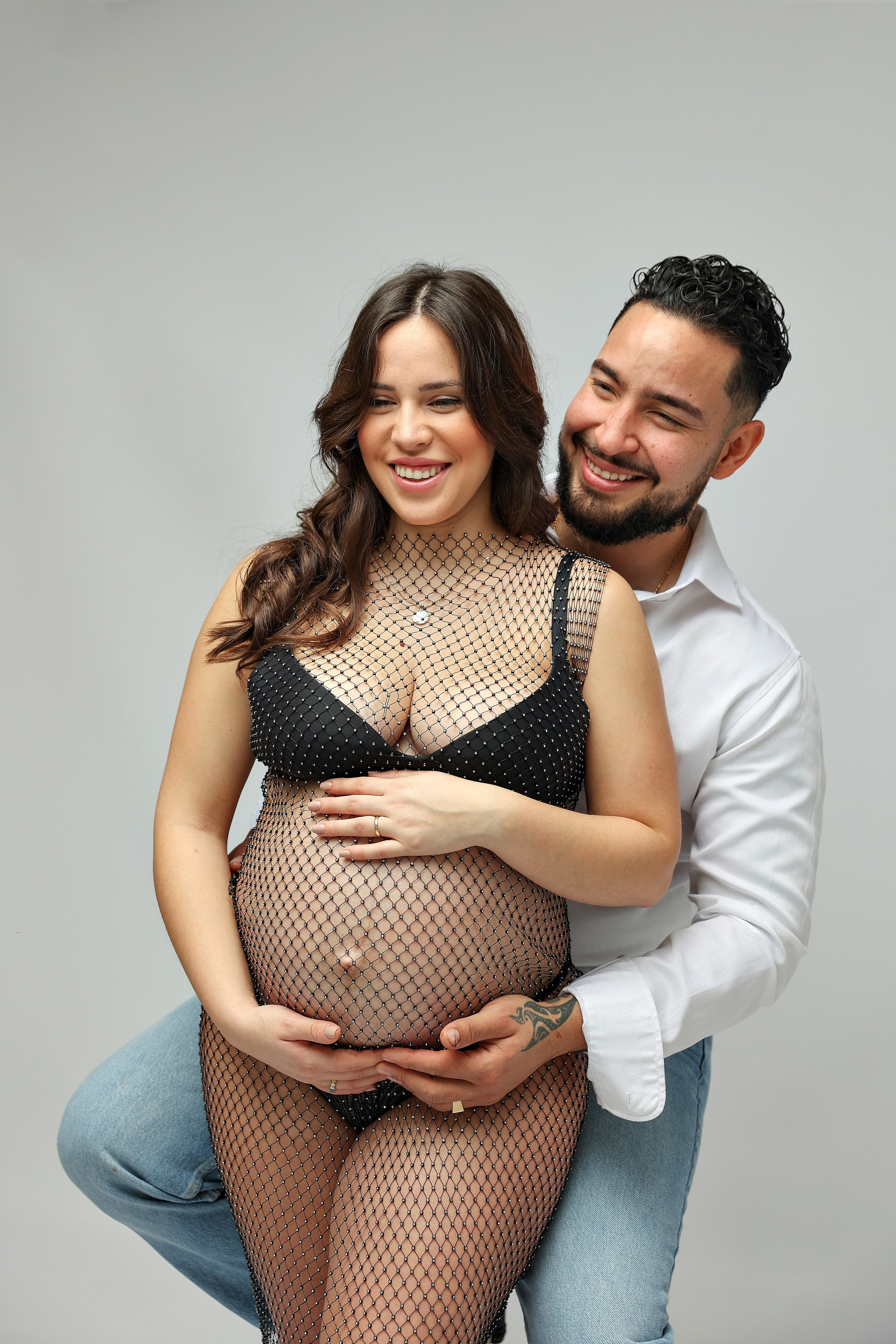 Nueva Sesión Embarazo En Estudio. Fotografía de Eventos, Embarazo y Familiar en Pirineos