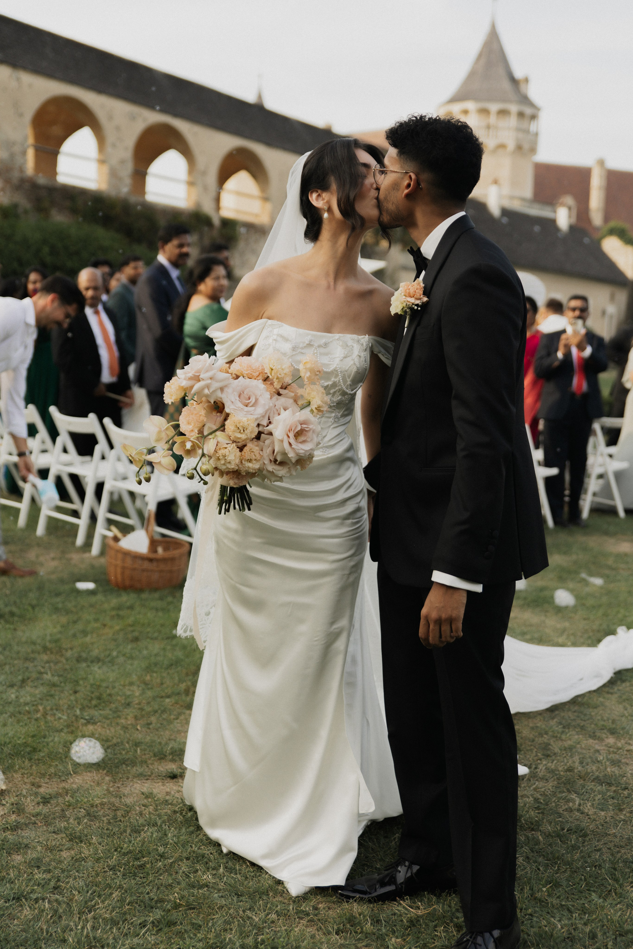Elegant Castle Wedding in Austria | Alwin & Ruth’s Fairytale Celebration. Wedding photographer and videographer based in Timisoara, Romania