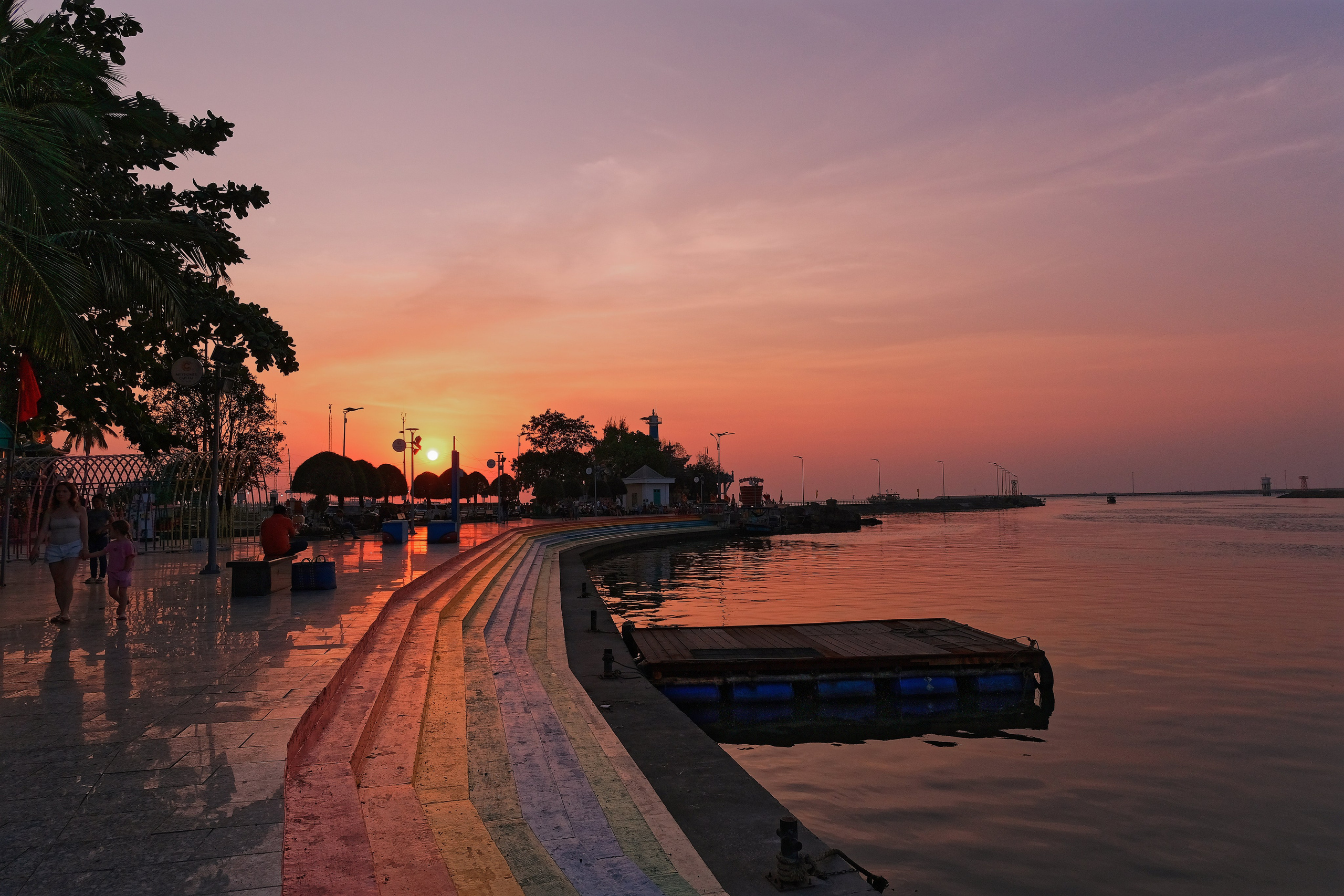 The Life of the Others | Phú Quốc 🇻🇳 |📍Vietnam. 中国街头摄影 | The Streets of China Through My Eyes | 深圳