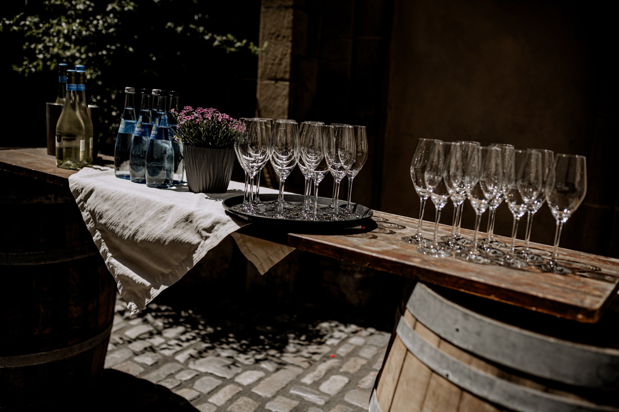 Sarah & Julian – Sommerhochzeit voller Liebe in Würzburg | Anna Saribekyan Fotografie. Anna Saribekyan – Beste Hochzeitsfotografin in Würzburg, Top 10 in Deutschland