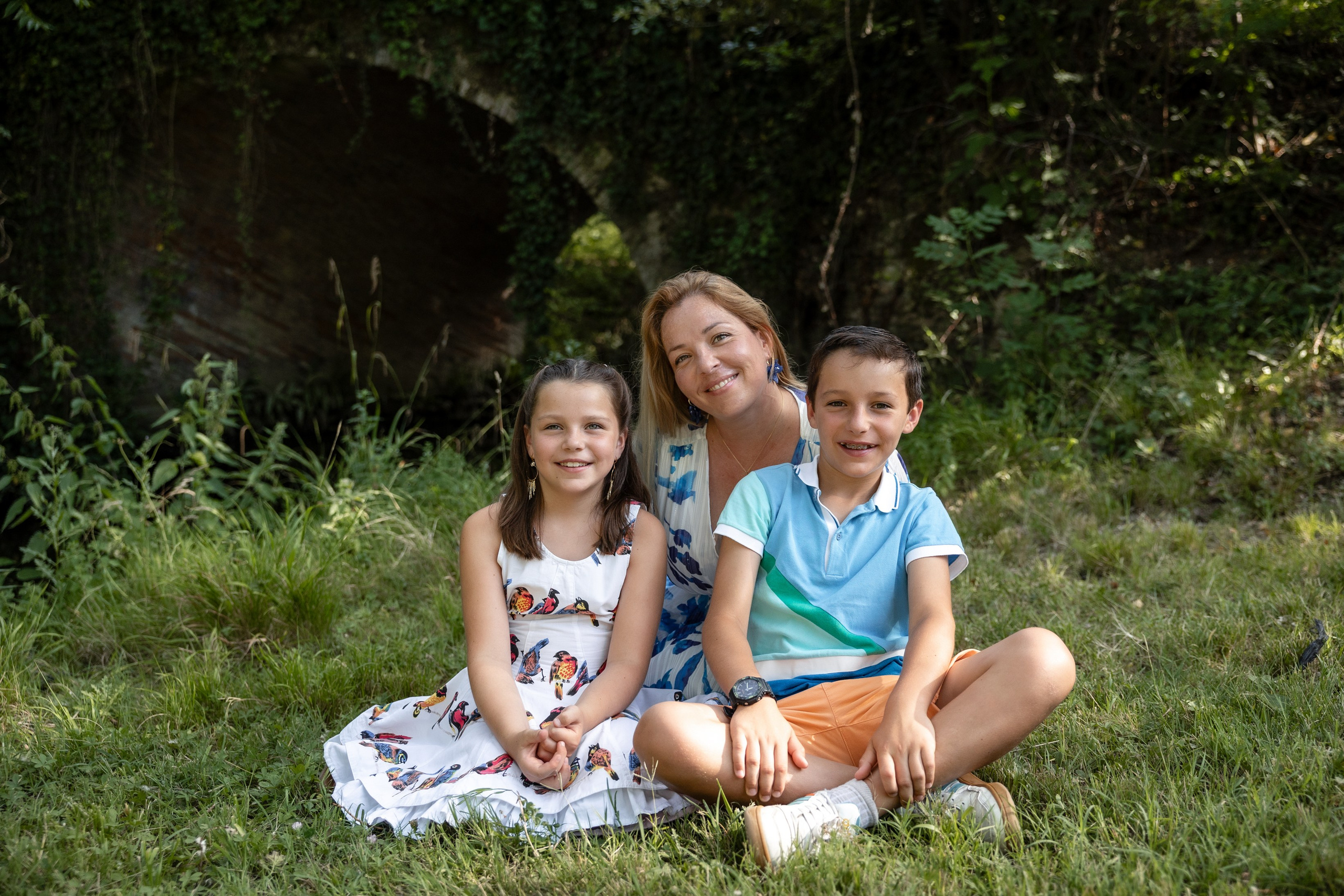 Family photoshoot in Parc du Cabirol, Colomiers. Eugénie Smirnova — your photographer in Toulouse and southwest France