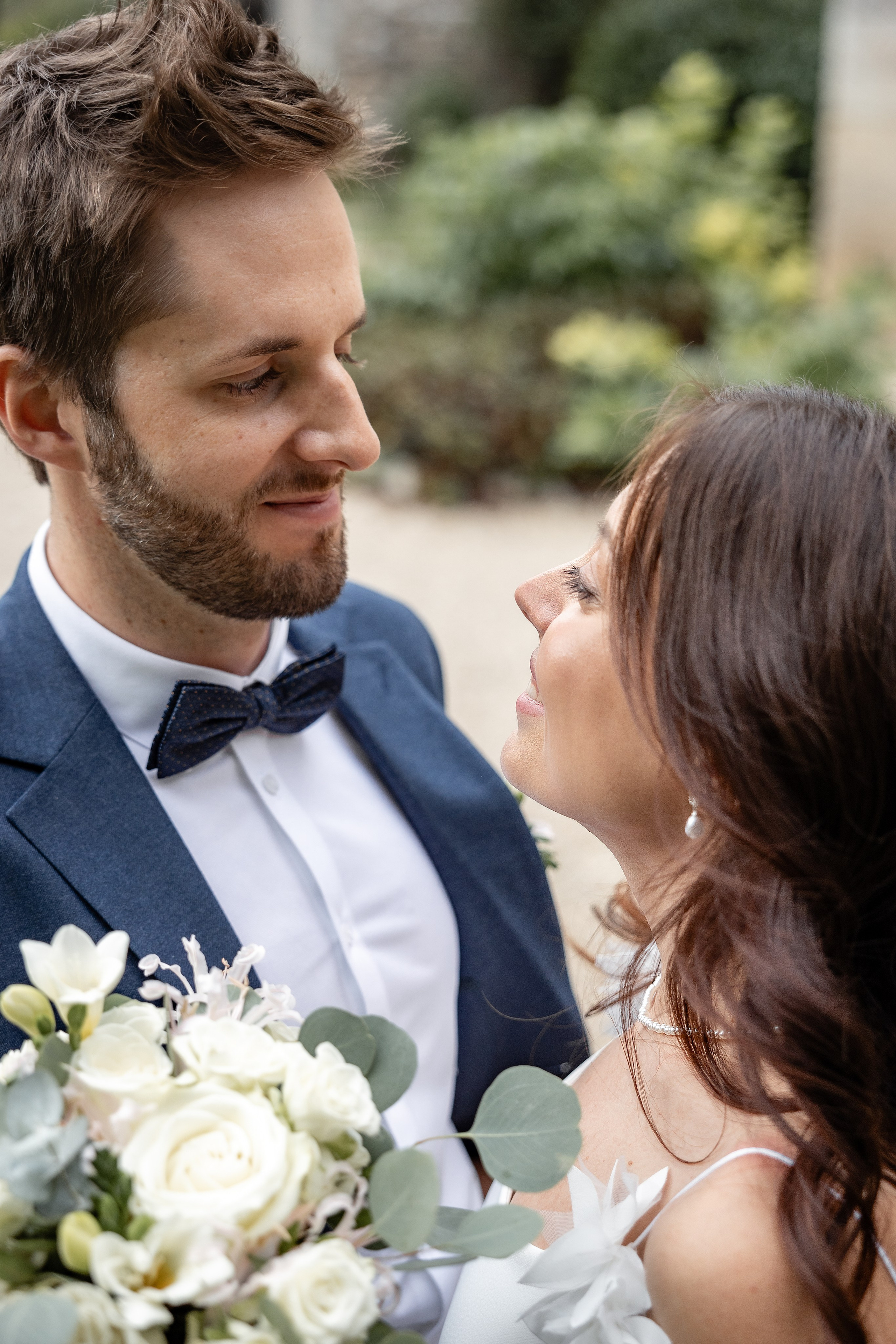 French Chateau Wedding. Elopement at Château de Cénevières. Eugénie Smirnova — your photographer in Toulouse and southwest France