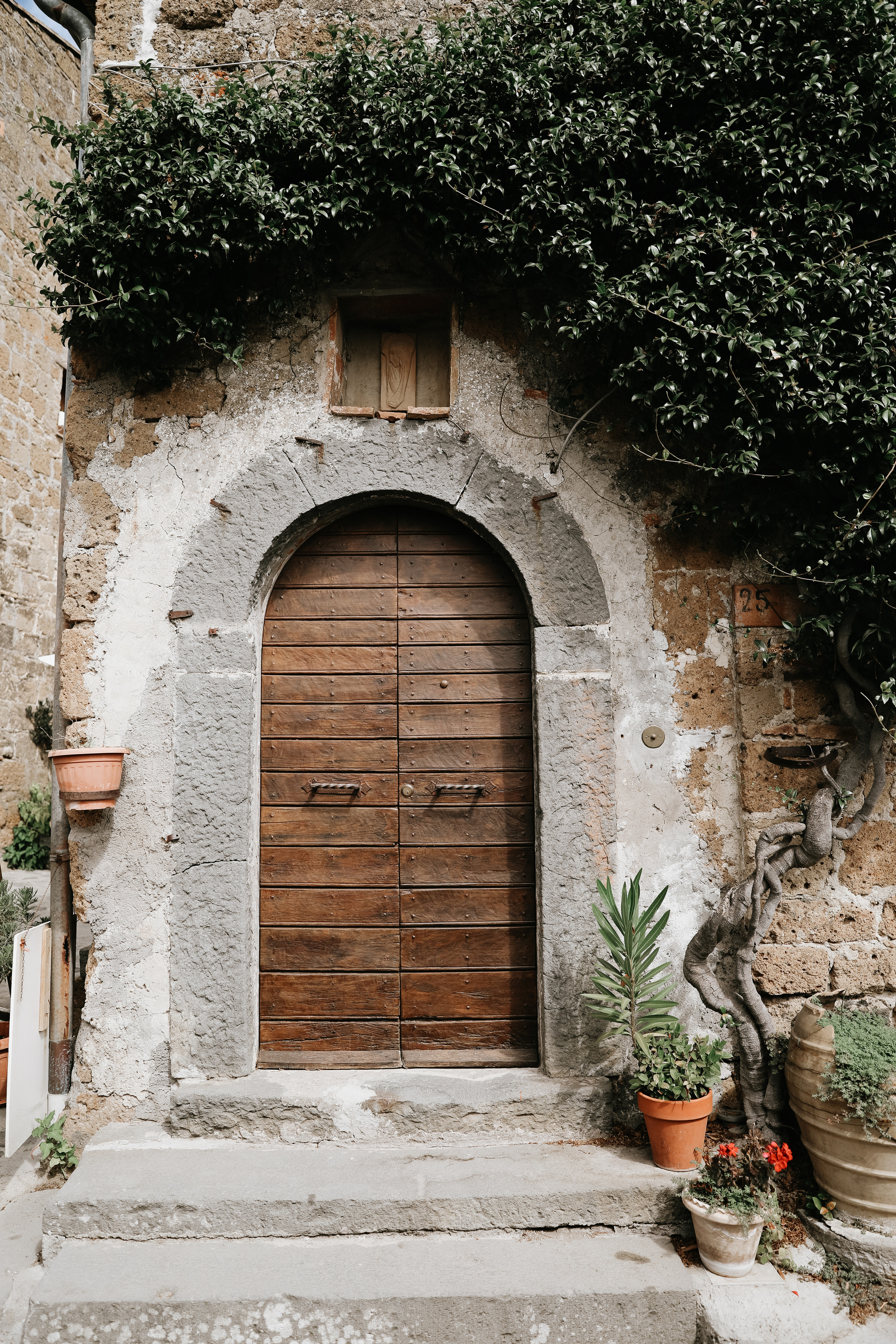 The Dying City. Photographer in Rome