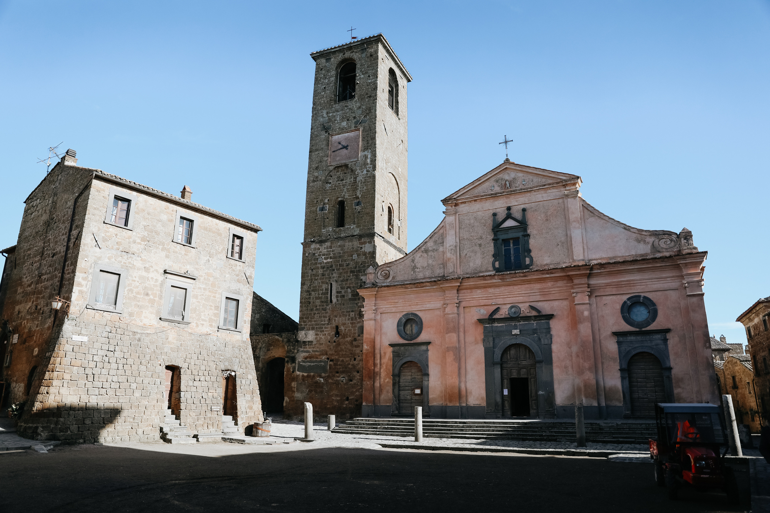 The Dying City. Photographer in Rome