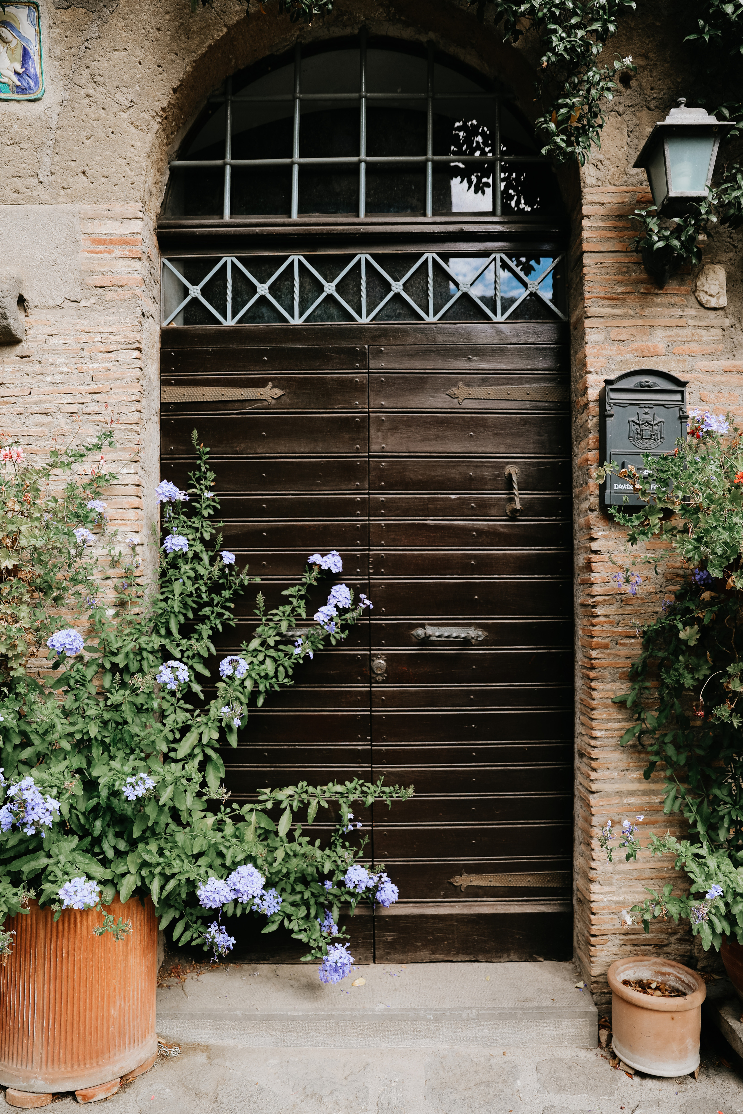 The Dying City. Photographer in Rome