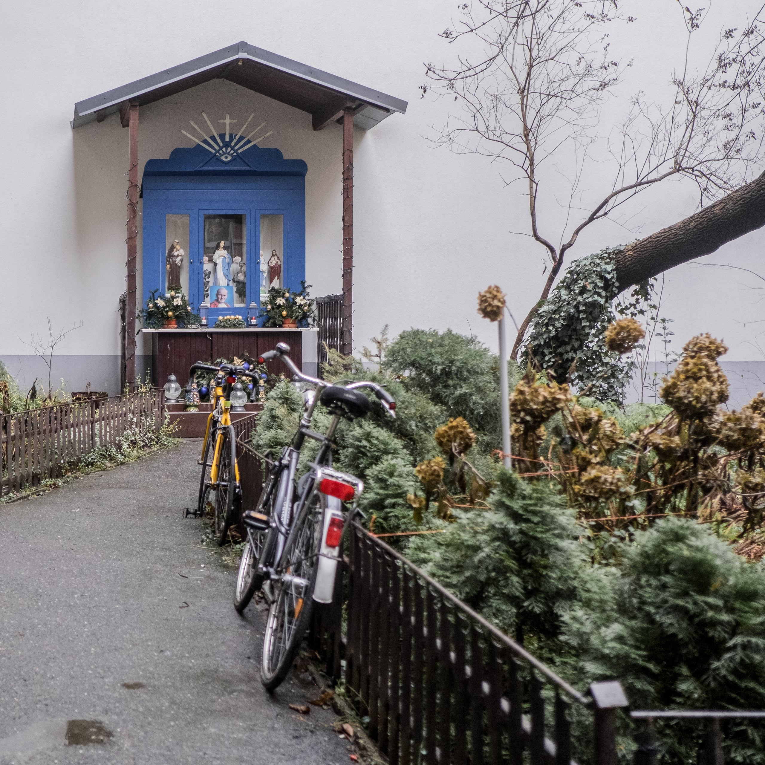 Kapliczki Warszawskie. Photographer Anastasiya Dubrovina