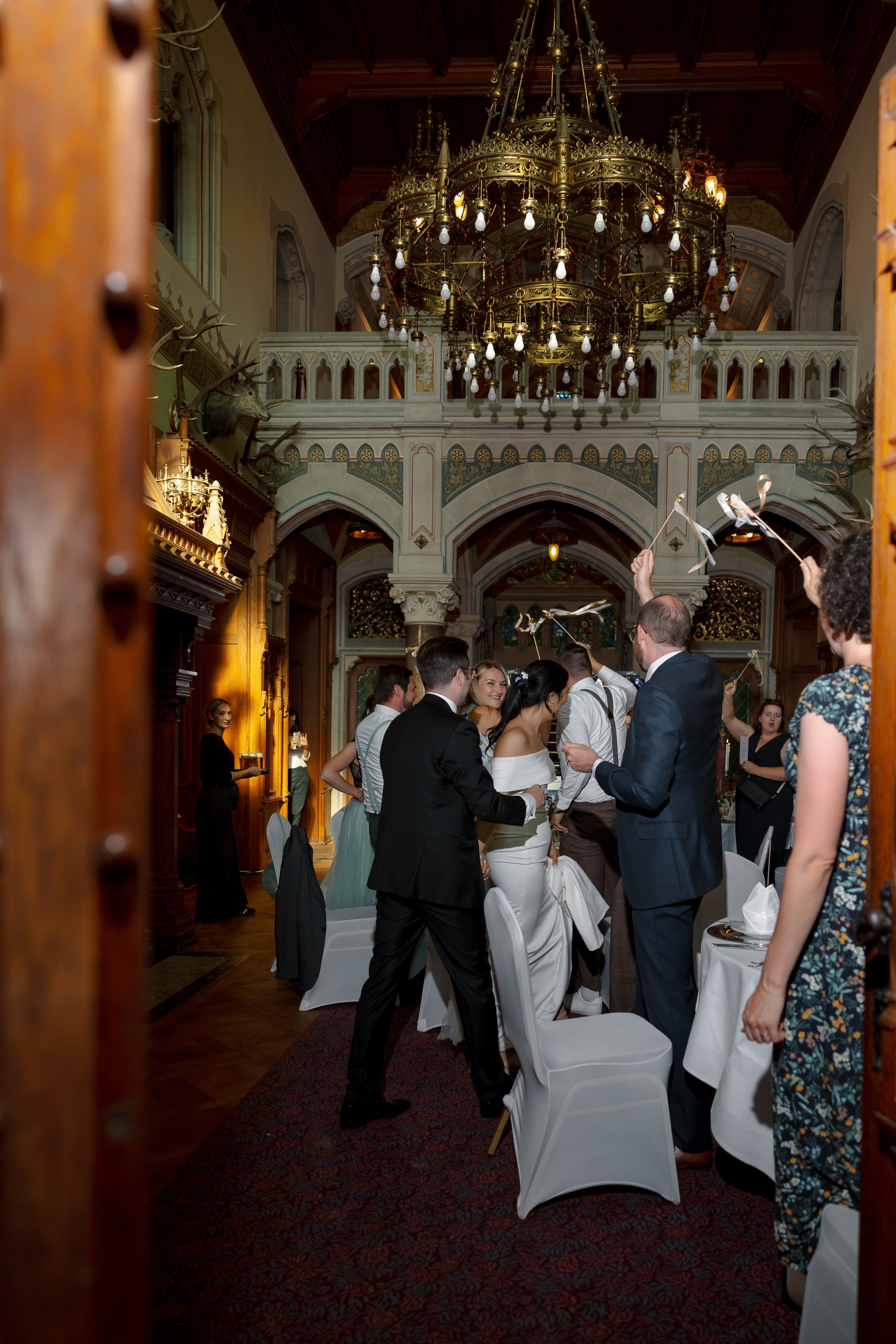 Joann & Hanning’s Timeless Wedding at Schloss Bürresheim | Destination Wedding Photographer. Raw Studio: Capturing Elegant weddings accross Europe