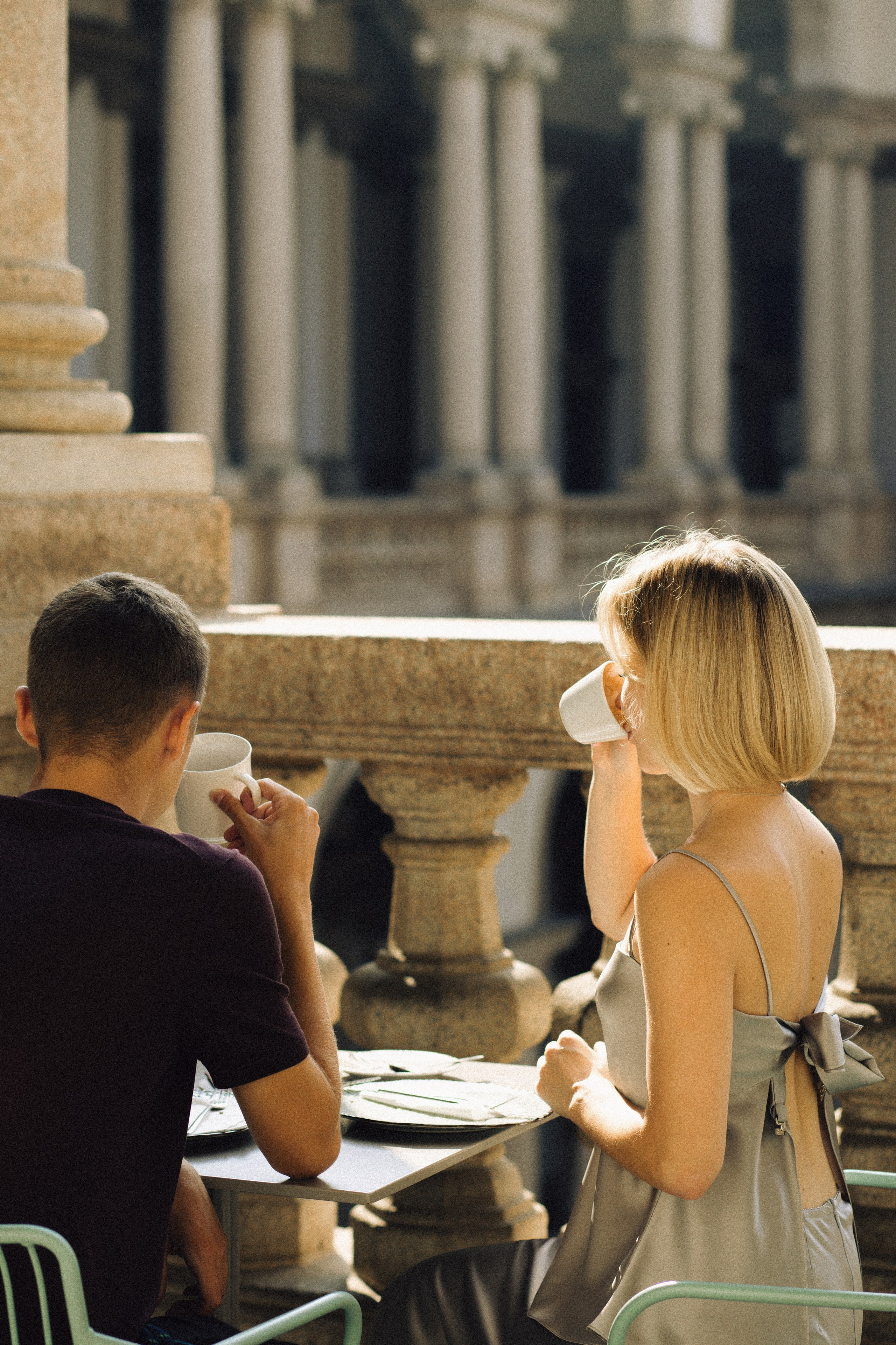 morning coffee love story photoshoot in Milan