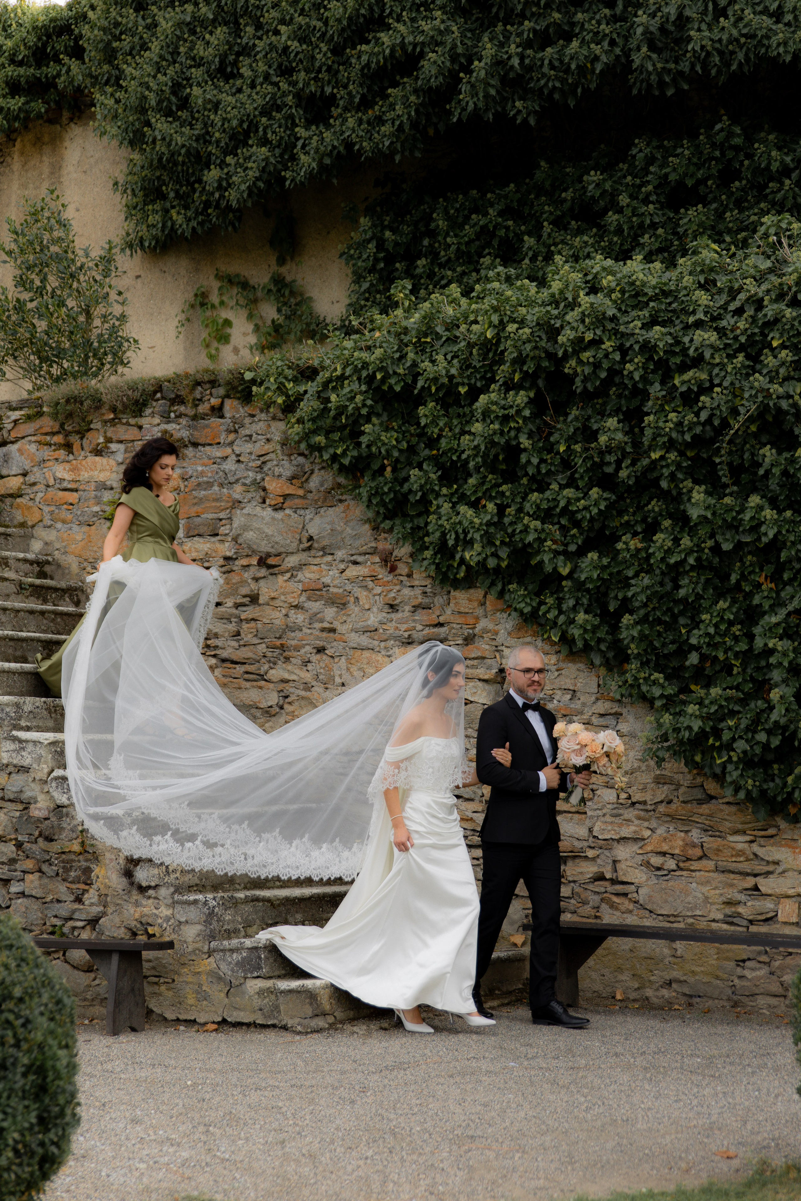 Elegant Castle Wedding in Austria | Alwin & Ruth’s Fairytale Celebration. Wedding photographer and videographer based in Timisoara, Romania