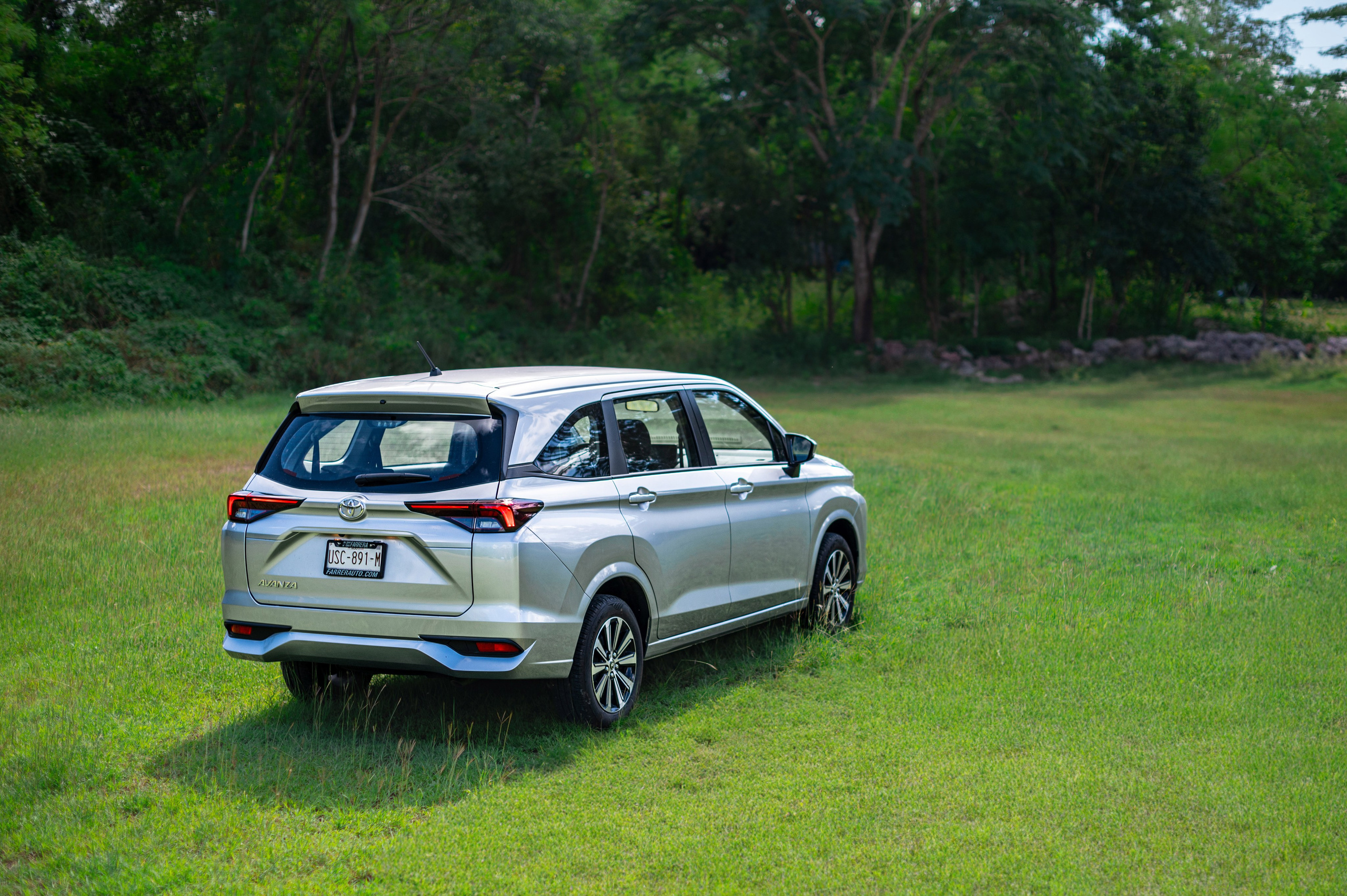 Automotive Photography of Toyota Avanza in Playa del Carmen. PHOTOGRAPHER QUINTANA ROO