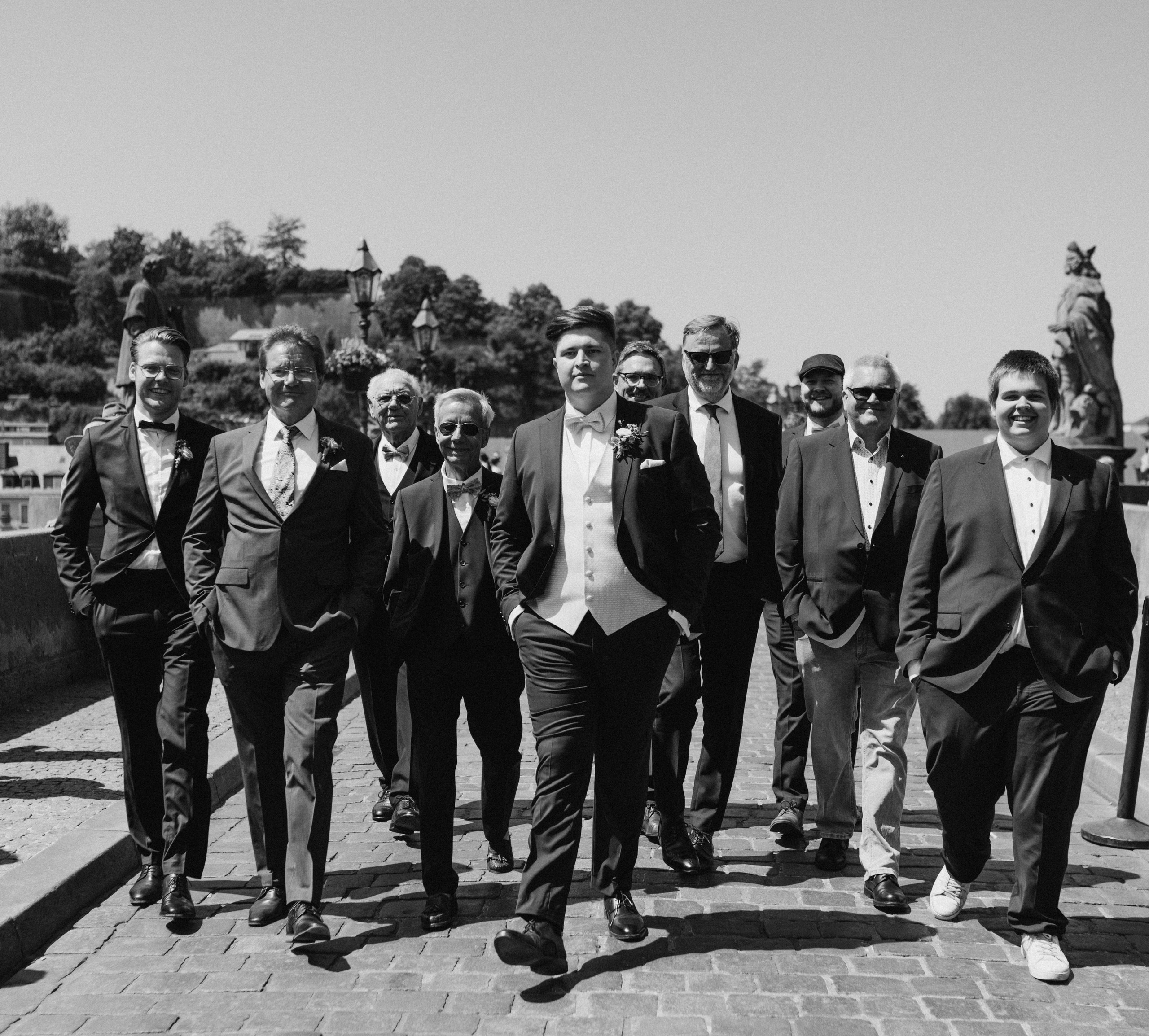 Sarah & Julian – Sommerhochzeit voller Liebe in Würzburg | Anna Saribekyan Fotografie. Anna Saribekyan – Beste Hochzeitsfotografin in Würzburg, Top 10 in Deutschland