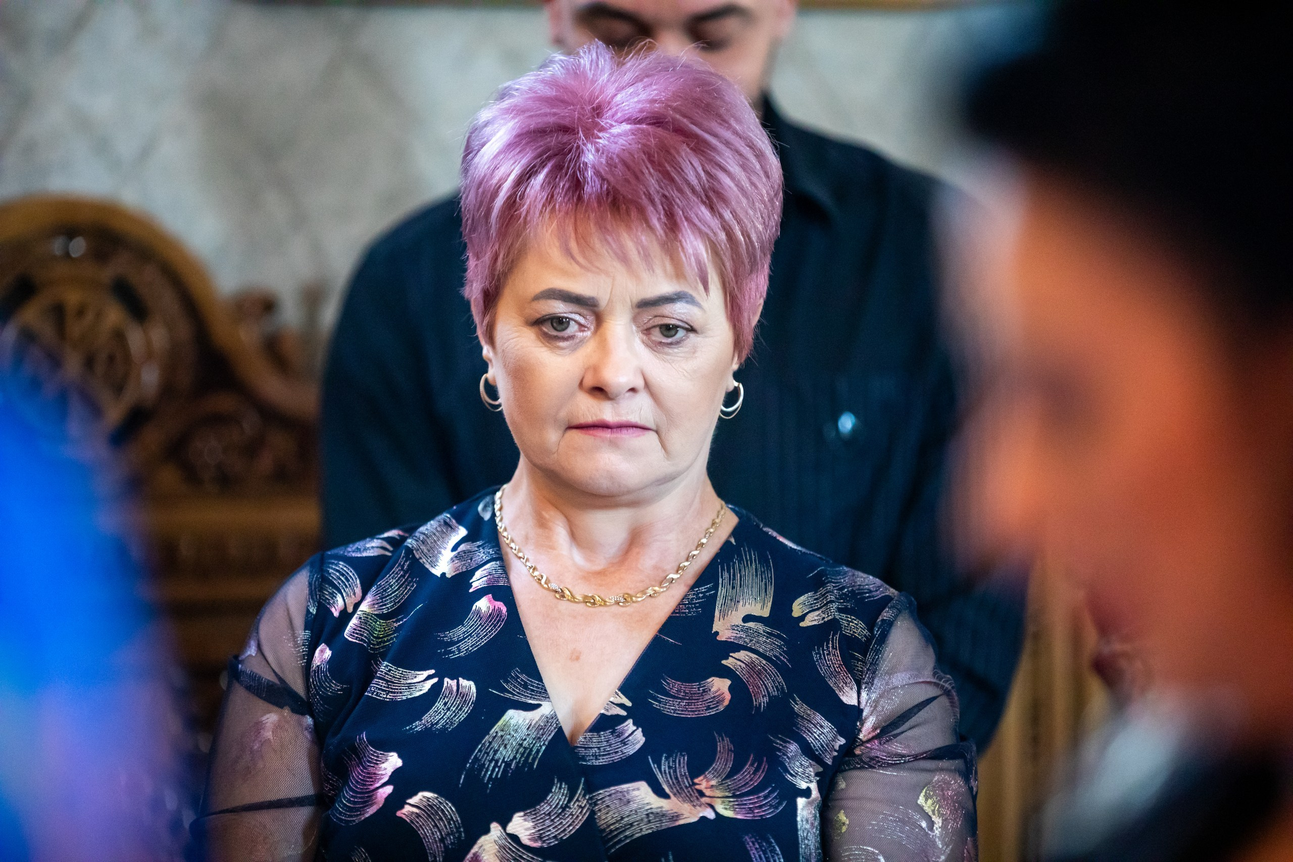 “Bebeluș botezat în biserică, ținut în brațe de nași” • “Detaliu cu lumânarea de botez decorată cu flori albe” • “Părinți emoționați alături de copilul lor la ceremonia de botez” • “Masa festivă de botez cu decor tematic și tort personalizat” • “Momentul în care preotul toarnă apă sfințită pe fruntea bebelușului” “Bebeluș în rochie albă de botez, zâmbind în brațele mamei” • “Detaliu cu cruciulița de botez așezată pe o pernă de satin” • “Părinți și nași aprinzând lumânările în timpul ceremoniei de botez” • “Tort de botez decorat cu figurine tematice și numele copilului” • “Copil botezat dormind liniștit în pătuțul decorat festiv” • “Momentul în care preotul binecuvântează copilul în fața altarului” • “Invitați adunându-se în jurul mesei festive la petrecerea de botez” • “Bebeluș ținând în mână o jucărie personalizată primită la botez” • “Familie fericită pozând împreună după ceremonia de botez” • “Decor tematic cu baloane și flori la locația petrecerii de botez” fotograf Botoșani fotograf evenimente fotograf botez Alin Chirila fotograf alinofotostudio,- Preotul ținându-l pe micuțul Mathias Gabriel la botez, în biserica Înălțarea Domnului, Copălău - Detalii de la botezul lui Mathias – lumânare, trusou și icoană - Familia lui Mathias Gabriel alături de micuț, în ziua botezului - Portret emoționant cu mama și bebelușul în brațe, în biserică,fotograf profesionist evenimente Botoșani, Iași, Suceava, Fălticeni, Bacău, Pașcani, Roman - AlinoFotoStudio by Alin Chirilă - servicii foto nuntă, botez, cununie, ședințe foto creative, albume personalizate, fotografii emoționante și calitative pentru cele mai importante momente din viață,fotograf nuntă Botoșani Alin Chirilă, ședință foto botez Iași - AlinoFotoStudio, servicii fotograf profesionist evenimente Suceava, fotograf cununie civilă Fălticeni - Alin Chirilă, album foto nuntă personalizat Bacău.“Bebeluș botezat în biserică, ținut în brațe de nași” • “Detaliu cu lumânarea de botez decorată cu flori albe” • “Părinți emoționați alături de copilul lor la ceremonia de botez” • “Masa festivă de botez cu decor tematic și tort personalizat” • “Momentul în care preotul toarnă apă sfințită pe fruntea bebelușului” “Bebeluș în rochie albă de botez, zâmbind în brațele mamei” • “Detaliu cu cruciulița de botez așezată pe o pernă de satin” • “Părinți și nași aprinzând lumânările în timpul ceremoniei de botez” • “Tort de botez decorat cu figurine tematice și numele copilului” • “Copil botezat dormind liniștit în pătuțul decorat festiv” • “Momentul în care preotul binecuvântează copilul în fața altarului” • “Invitați adunându-se în jurul mesei festive la petrecerea de botez” • “Bebeluș ținând în mână o jucărie personalizată primită la botez” • “Familie fericită pozând împreună după ceremonia de botez” • “Decor tematic cu baloane și flori la locația petrecerii de botez” fotograf Botoșani fotograf evenimente fotograf botez Alin Chirila fotograf alinofotostudio.fotograf botez Amelis Maria, fotografie botez Botoșani, fotograf Alin Chirilă, amintiri botez, fotografii botez, botez Amelis Maria, fotograf copii, fotografie botez în Botoșani,