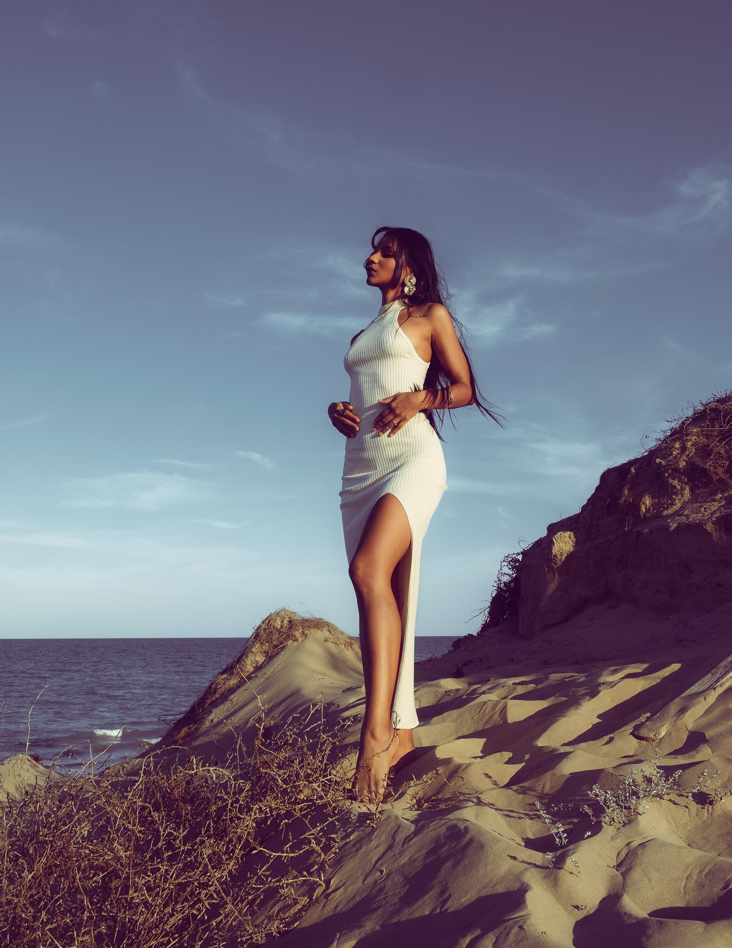 Romantic Portrait by the Sea: Sunset Shoot in Guardamar — Photographer Andrey Lukovnikov