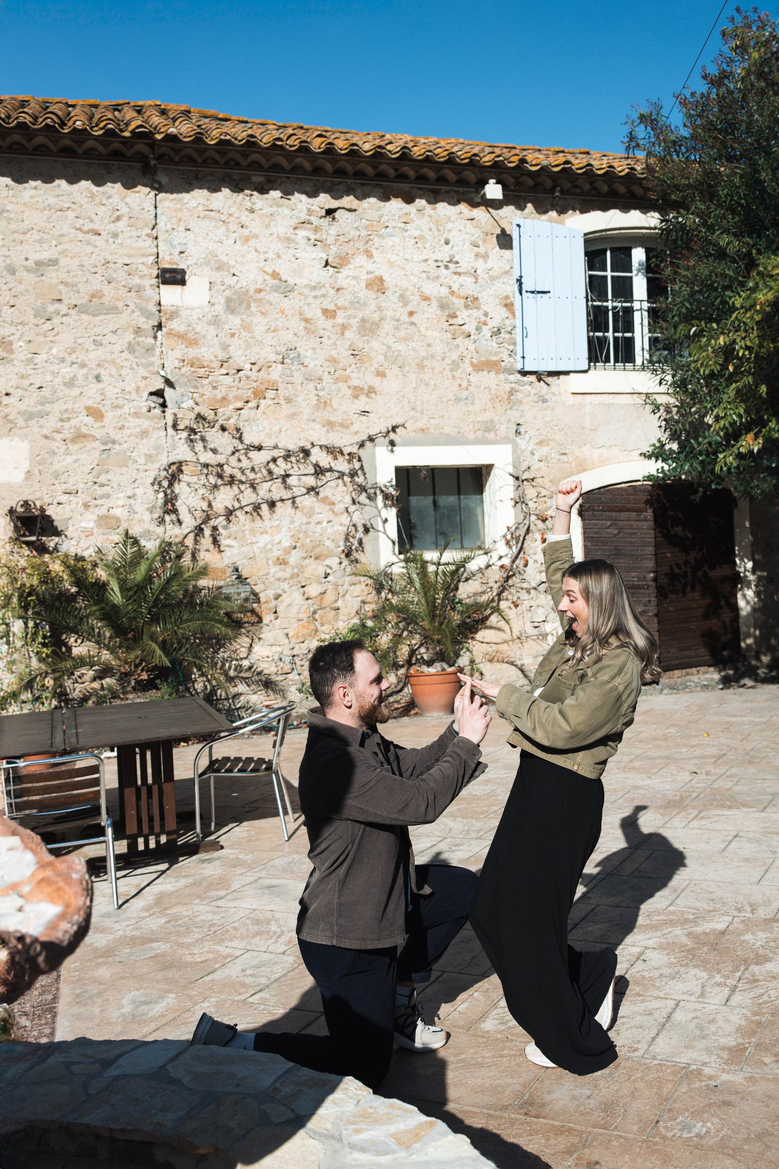Séance photo avant le mariage pour Jess et Steve a Château du Puits e. Eugénie Smirnova — photographe à Toulouse et dans le sud-ouest de la France