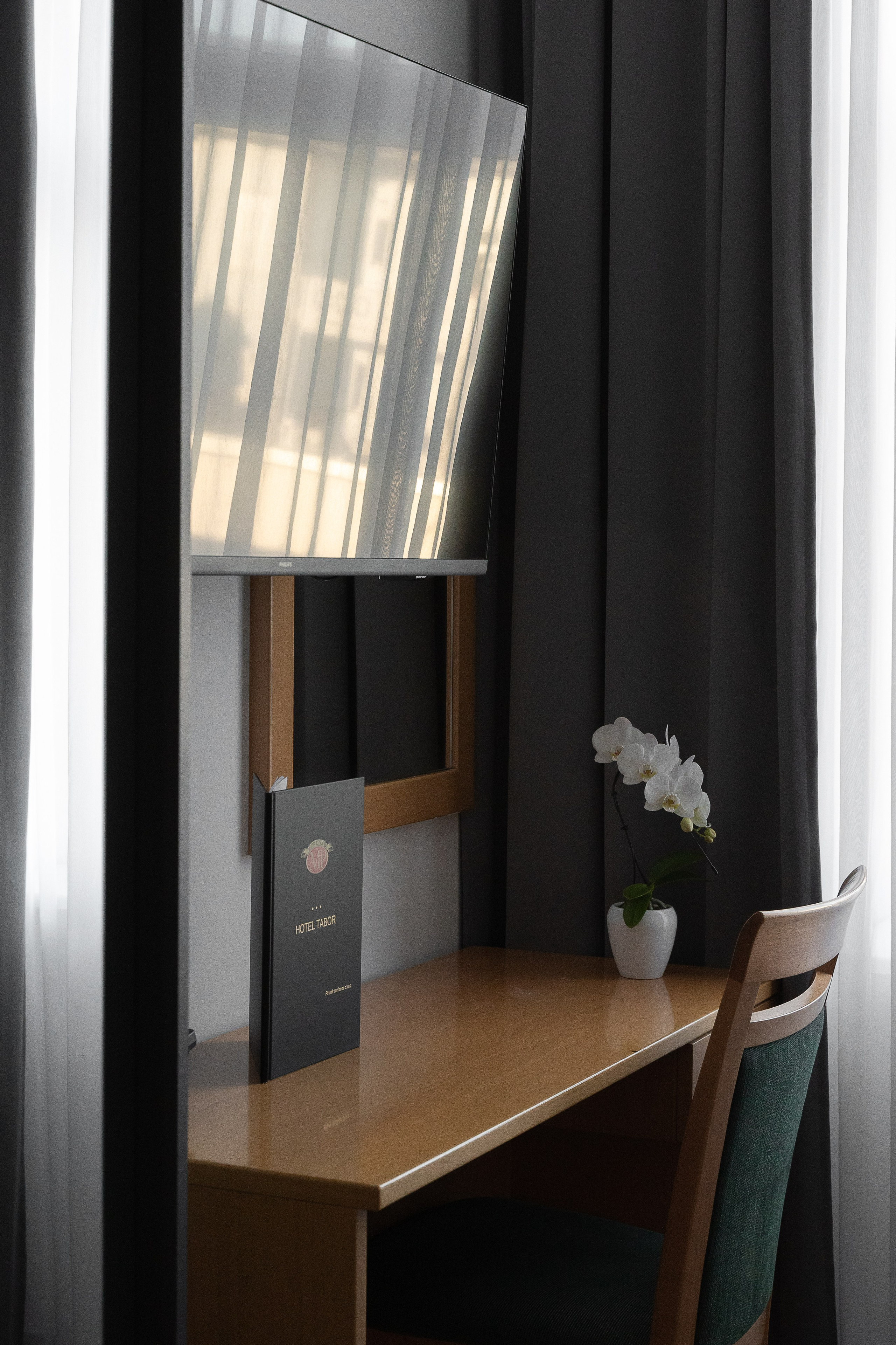 Fotografiranje Interierja. Fotografinja in videografinja Mariia Bortiakova iz Slovenije: fotografiranje dogodkov, portretov in snemanje videov po vsej Sloveniji