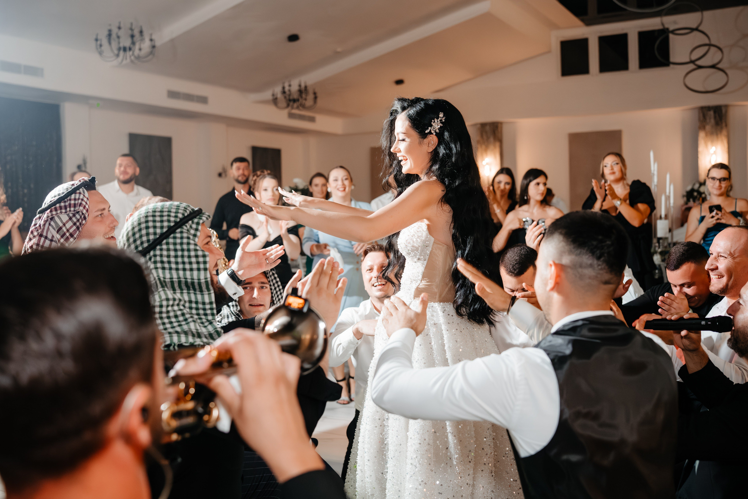 Catalina & Remus. Raw Studio. Fotograful tau de nunta!