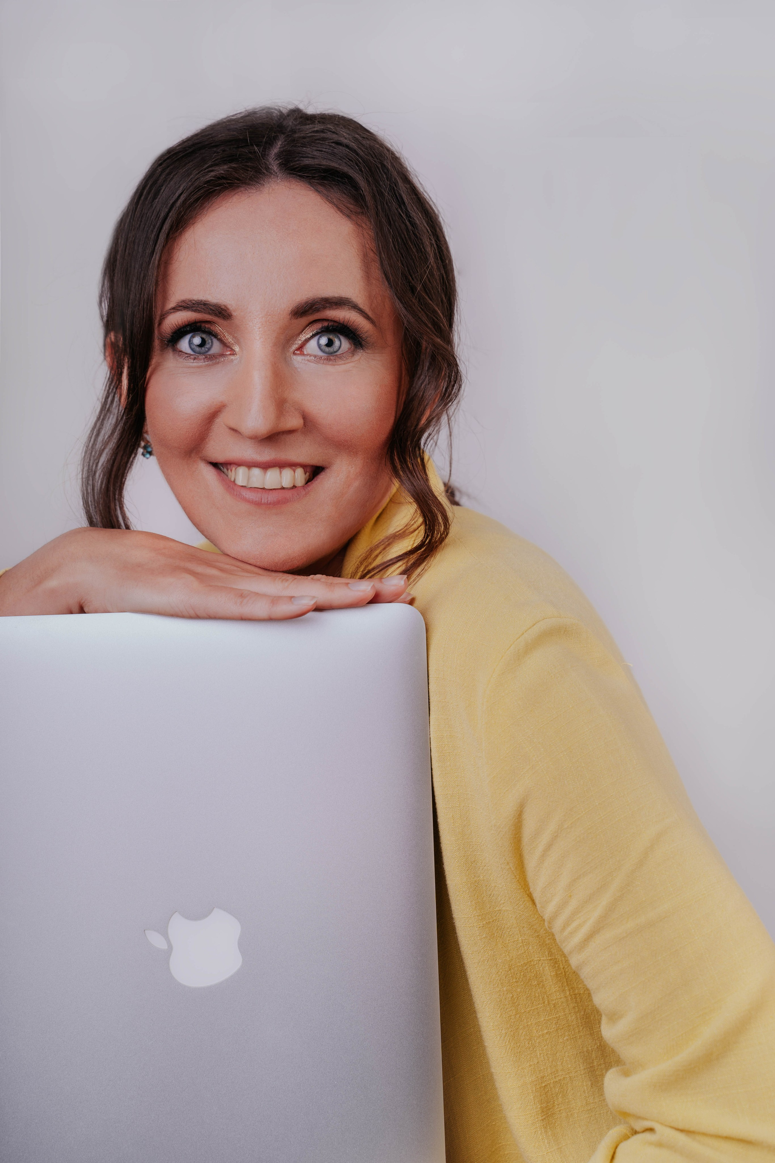 OxanaDia — Brand And Business Photographer in Barcelona. Barcelona Brand Photographer and Videographer Oxana Dia