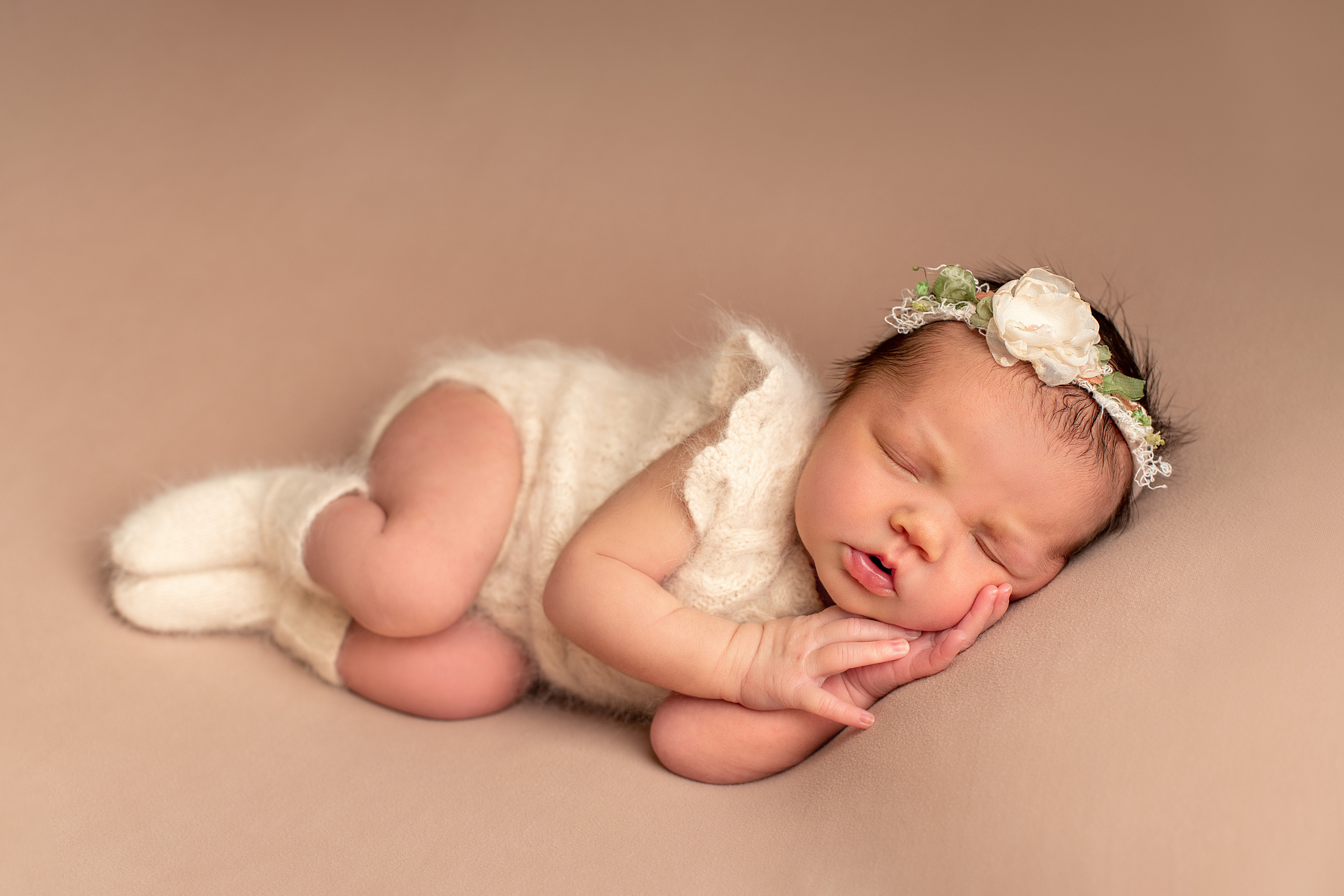 Grase Newborn photoshoot. Newborn photographer Sacramento