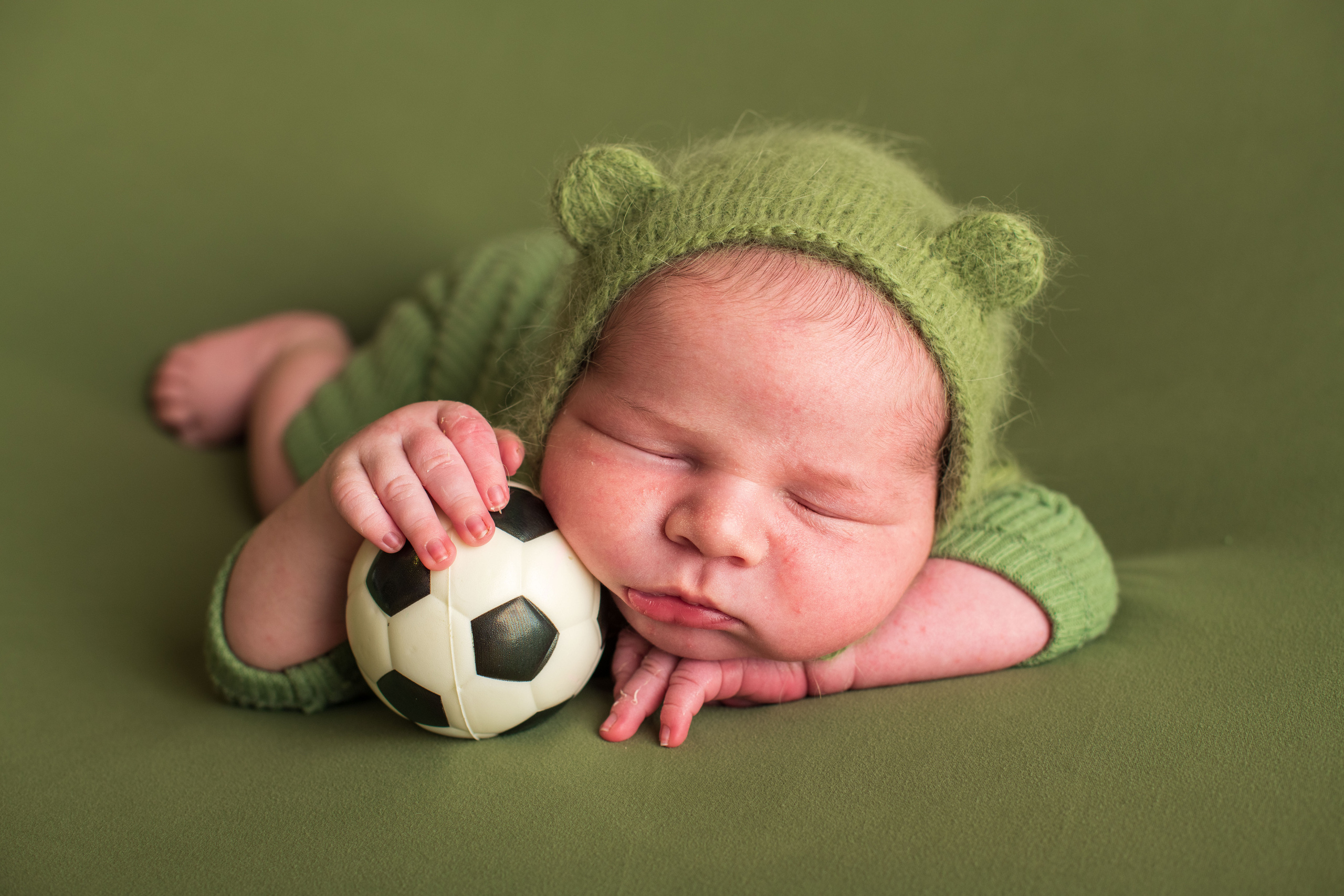 Maxwell Newborn photoshoot. Newborn photographer Sacramento