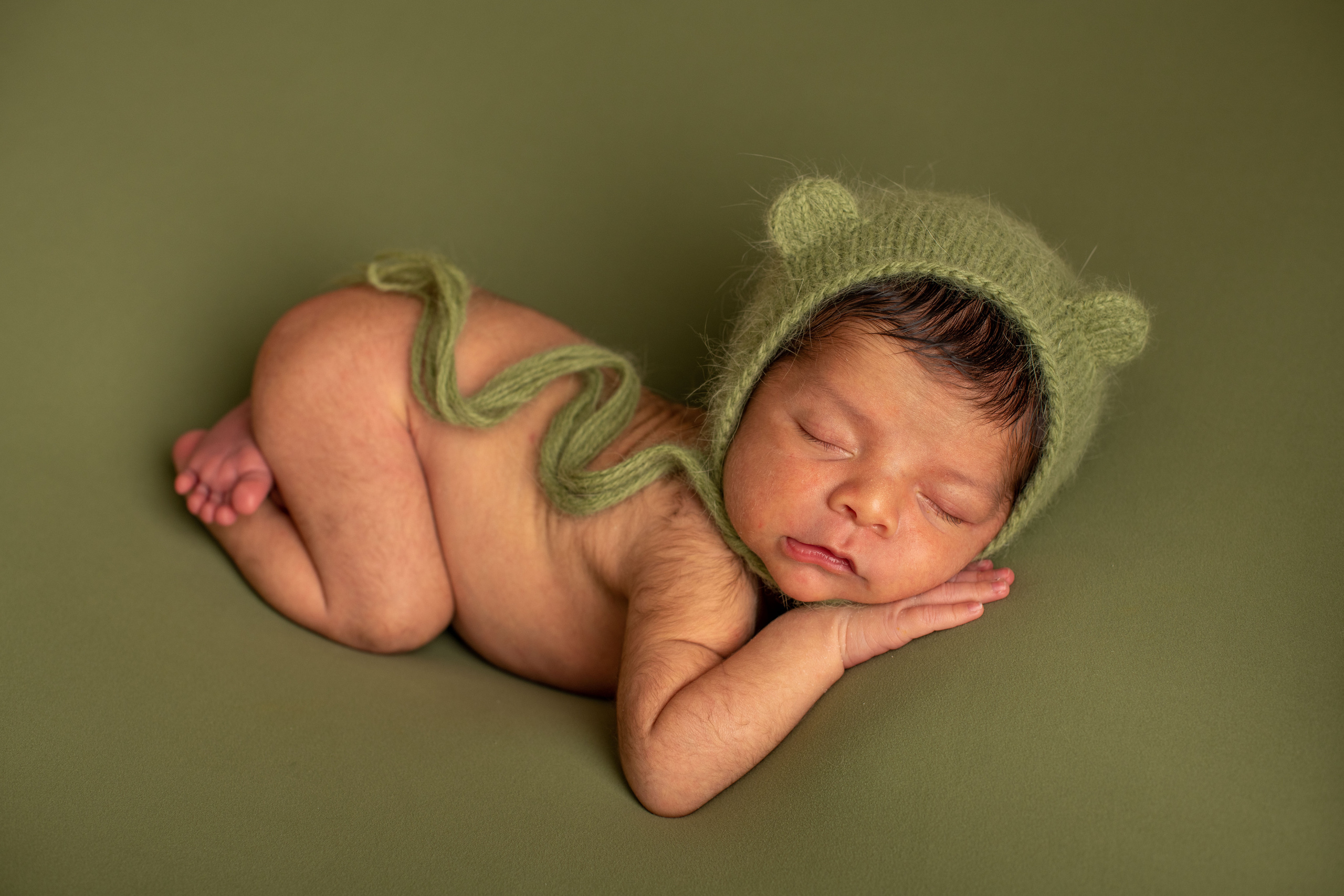 Liam newborn photoshoot. Newborn photographer Sacramento