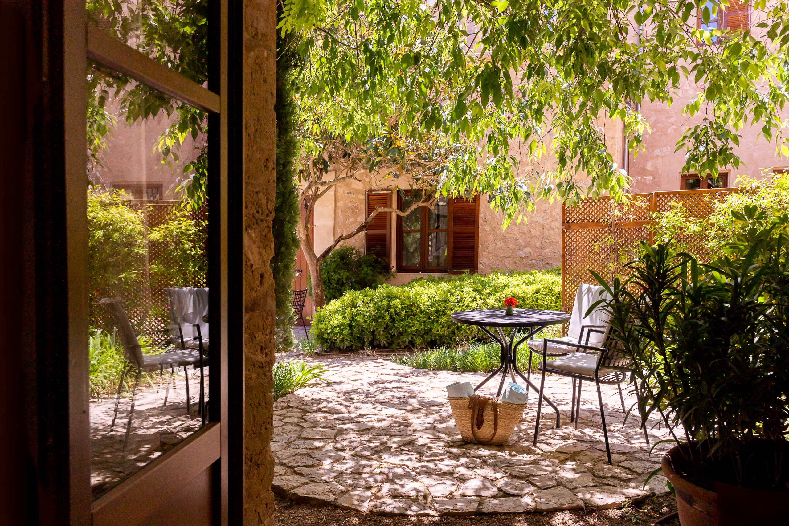 Fotografía comercial de habitaciones en Hotel Son Claret. Mallorca Wedding, Corporate & Social Photographer