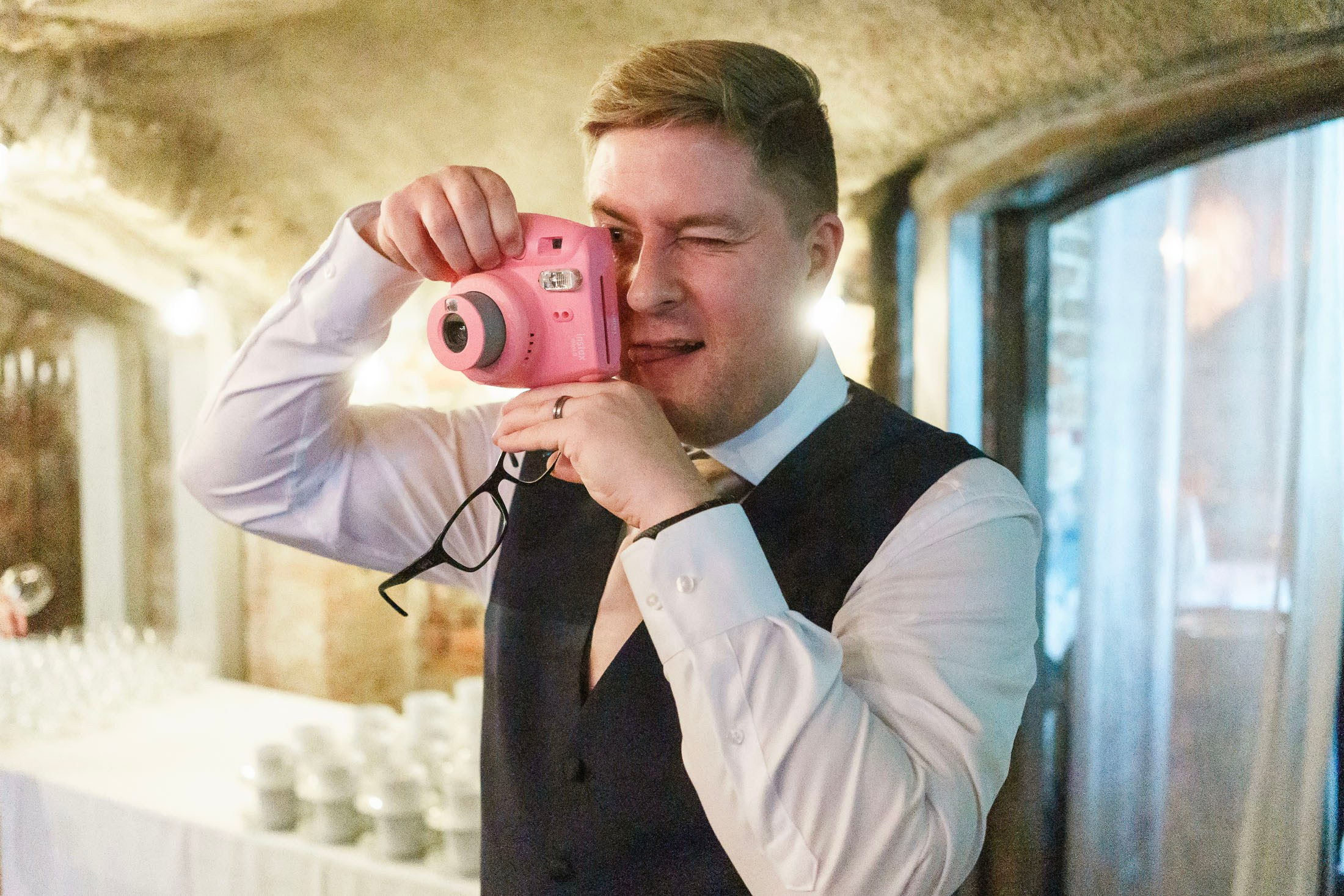 S&J, hääkuvaus Porvoon Tuomiokirkko ja Levinin kellari