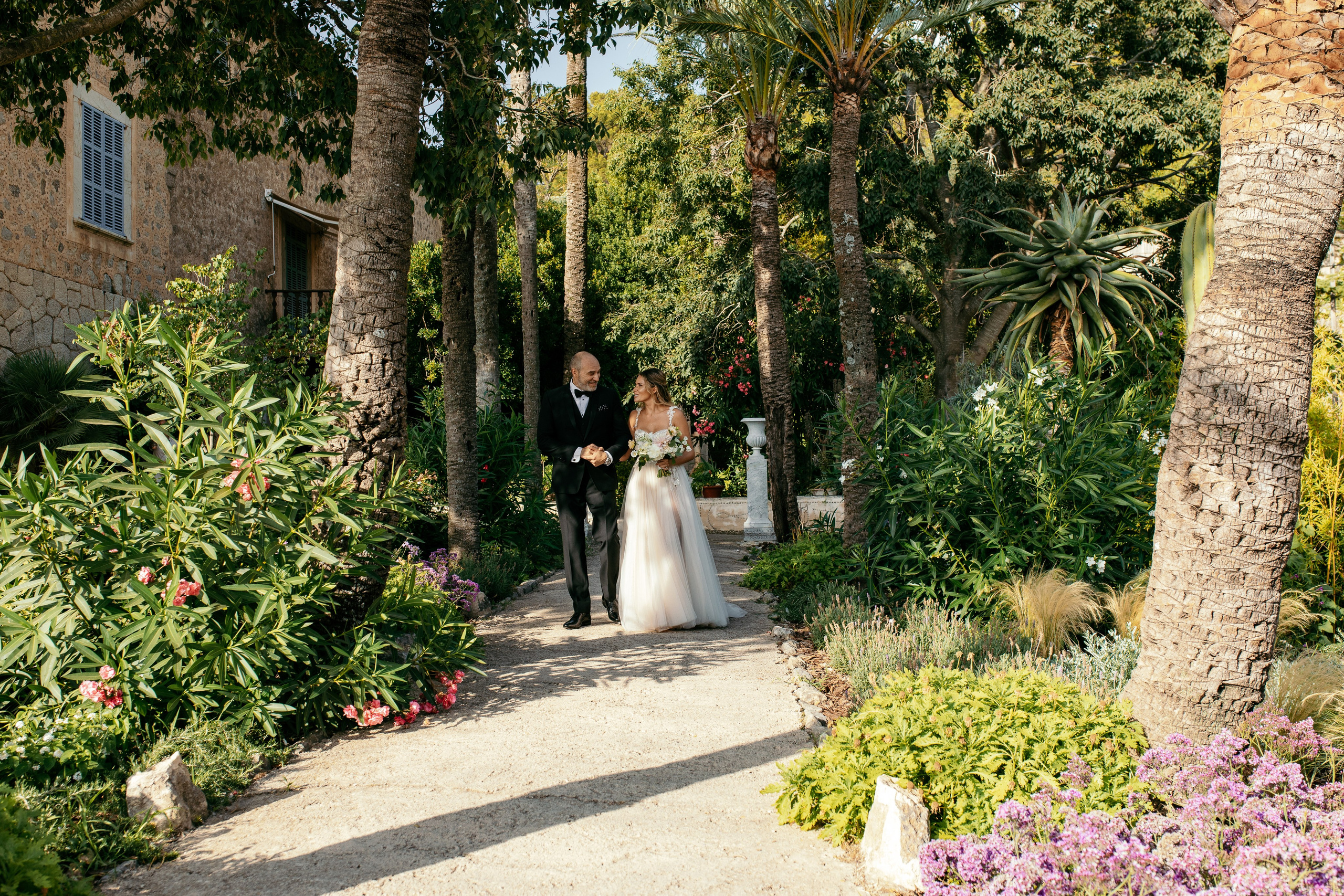 Wedding Ceremony in Son Marroig. Wedding Celebrant in Mallorca Iban Collin