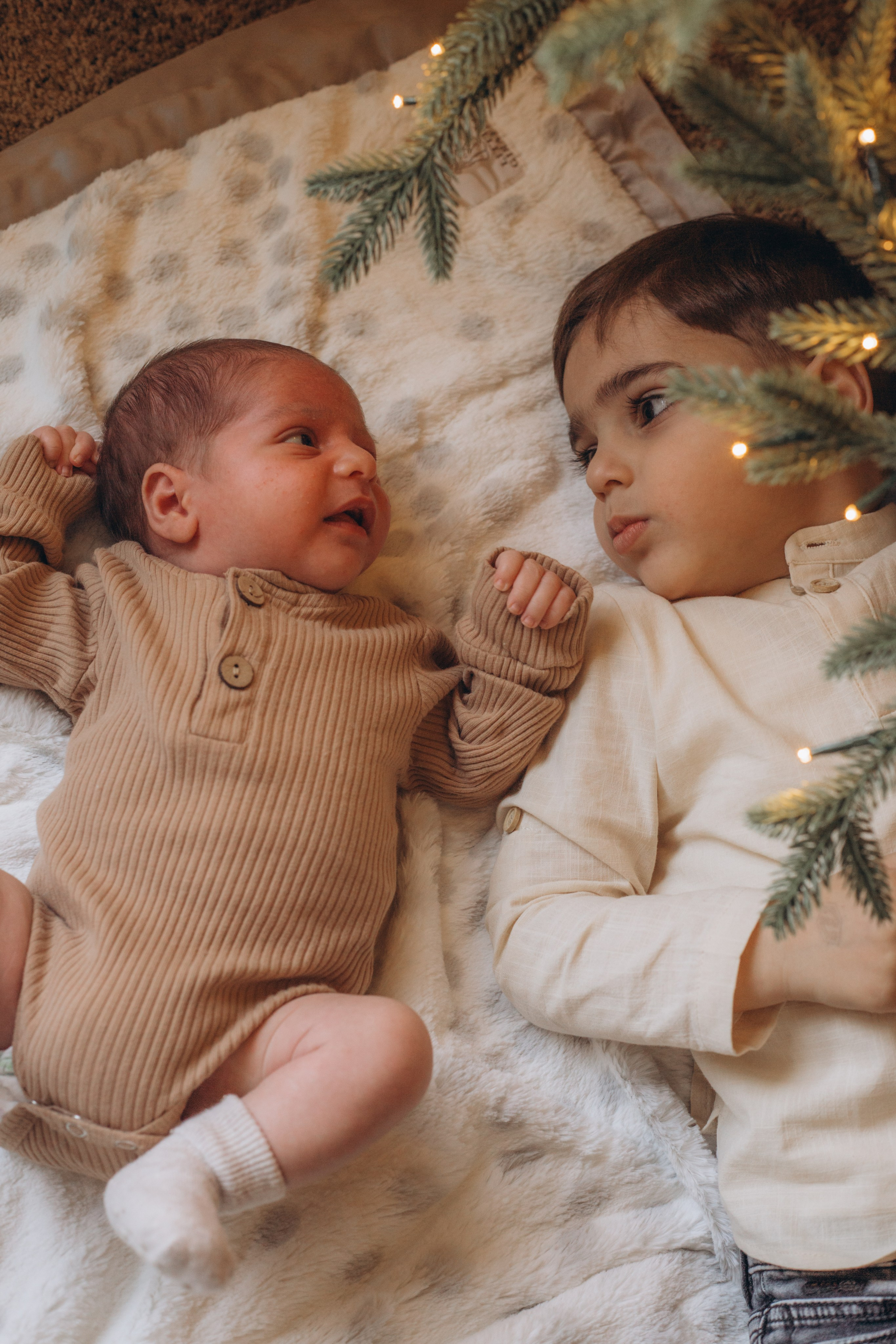 Newborn, Baby with Family. Family and children’s lifestyle photographer Elena Tumanova