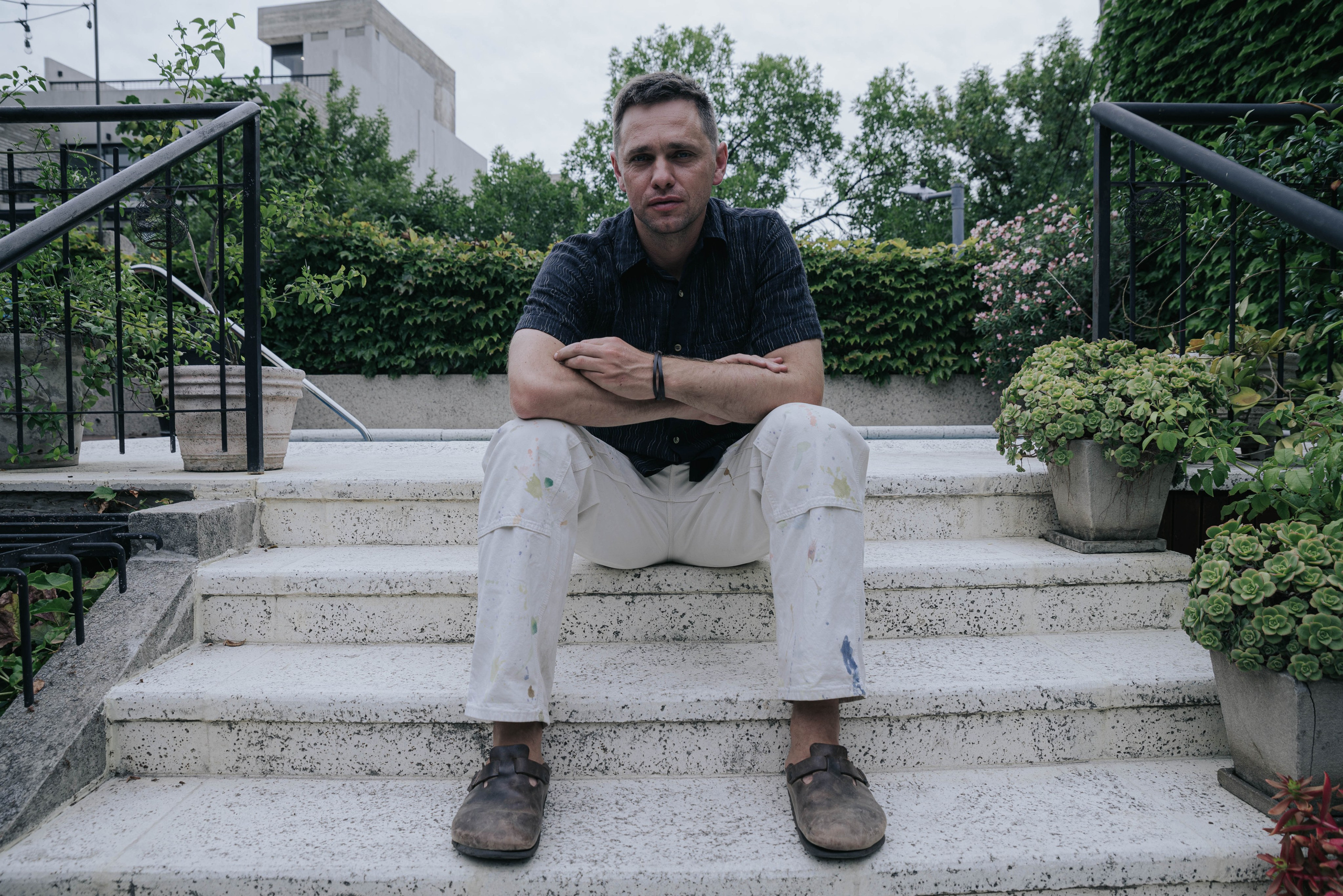 Docdocdoc. Visiting a Friend. Photographer @elmirkami in the city of Buenos Aires