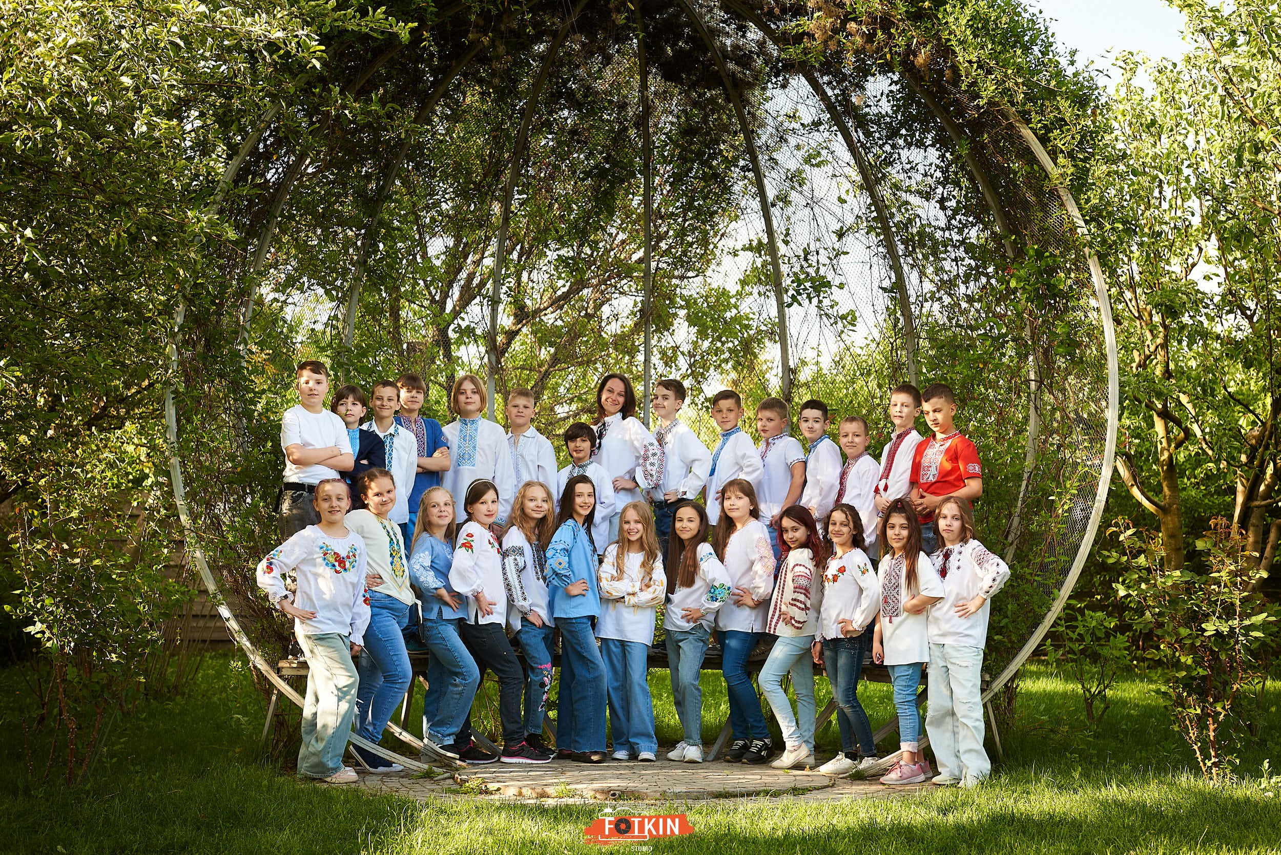 Випускні альбоми для 1- 4 класу у Дніпрі та області. Випускні альбоми фотокниги Київ та Дніпро