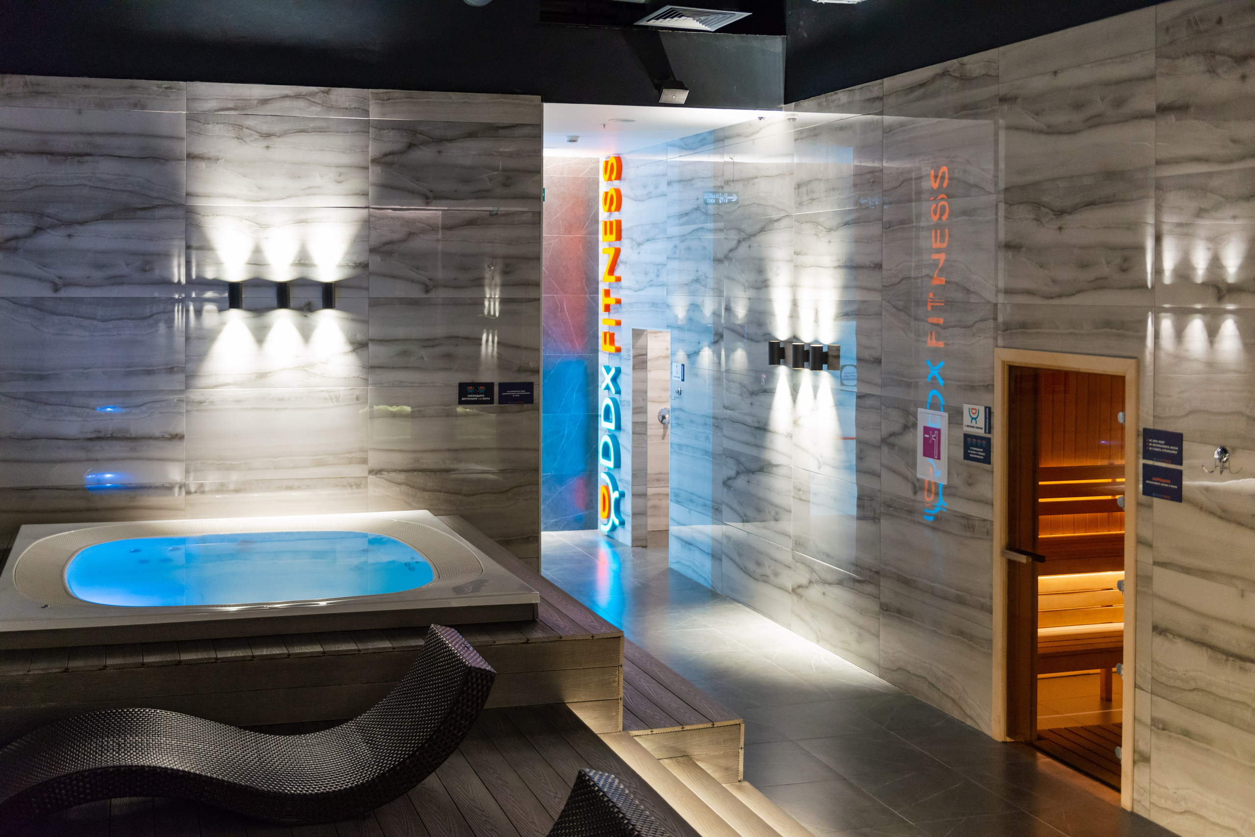 Фитнес-клуб DDX Fitness в ТЦ Июнь Мытищи. ФОТОГРАФ МЕКСИКА КИНТАНА-РОО