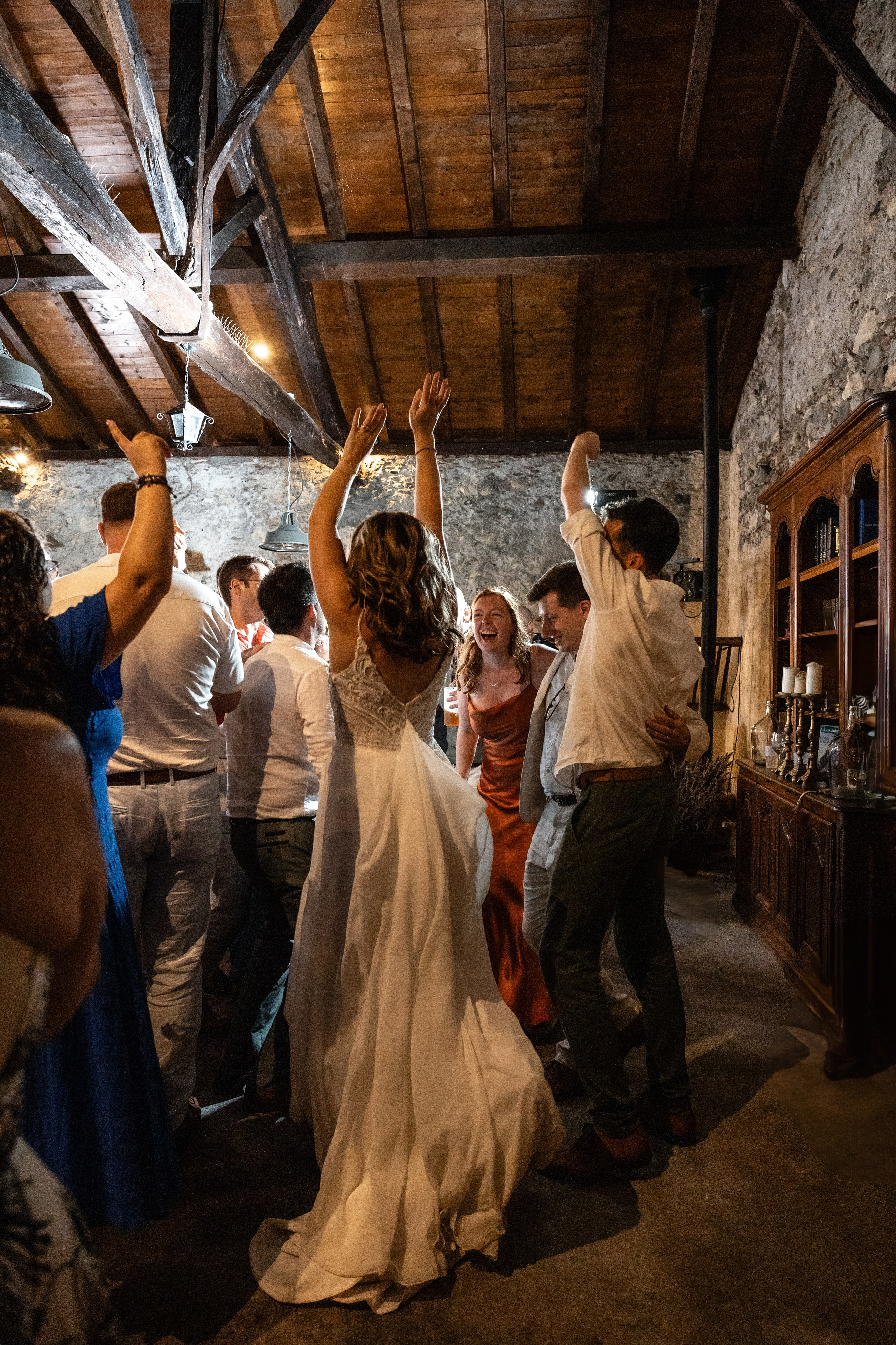 Rachel et Giles. Photo de mariage au Château de Saint-Martory. Eugénie Smirnova — photographe à Toulouse et dans le sud-ouest de la France