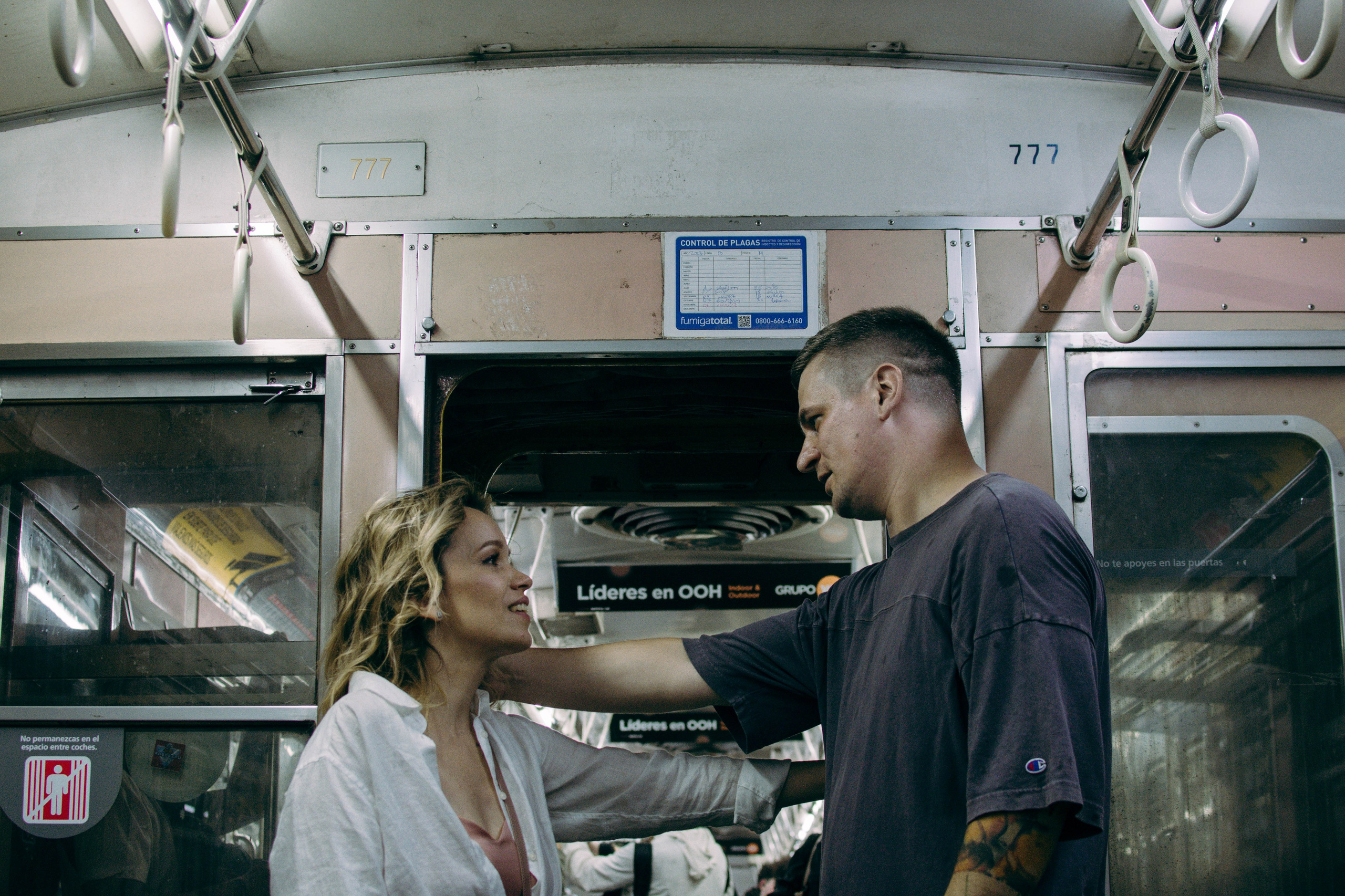 Te amo. Photographer @elmirkami in the city of Buenos Aires