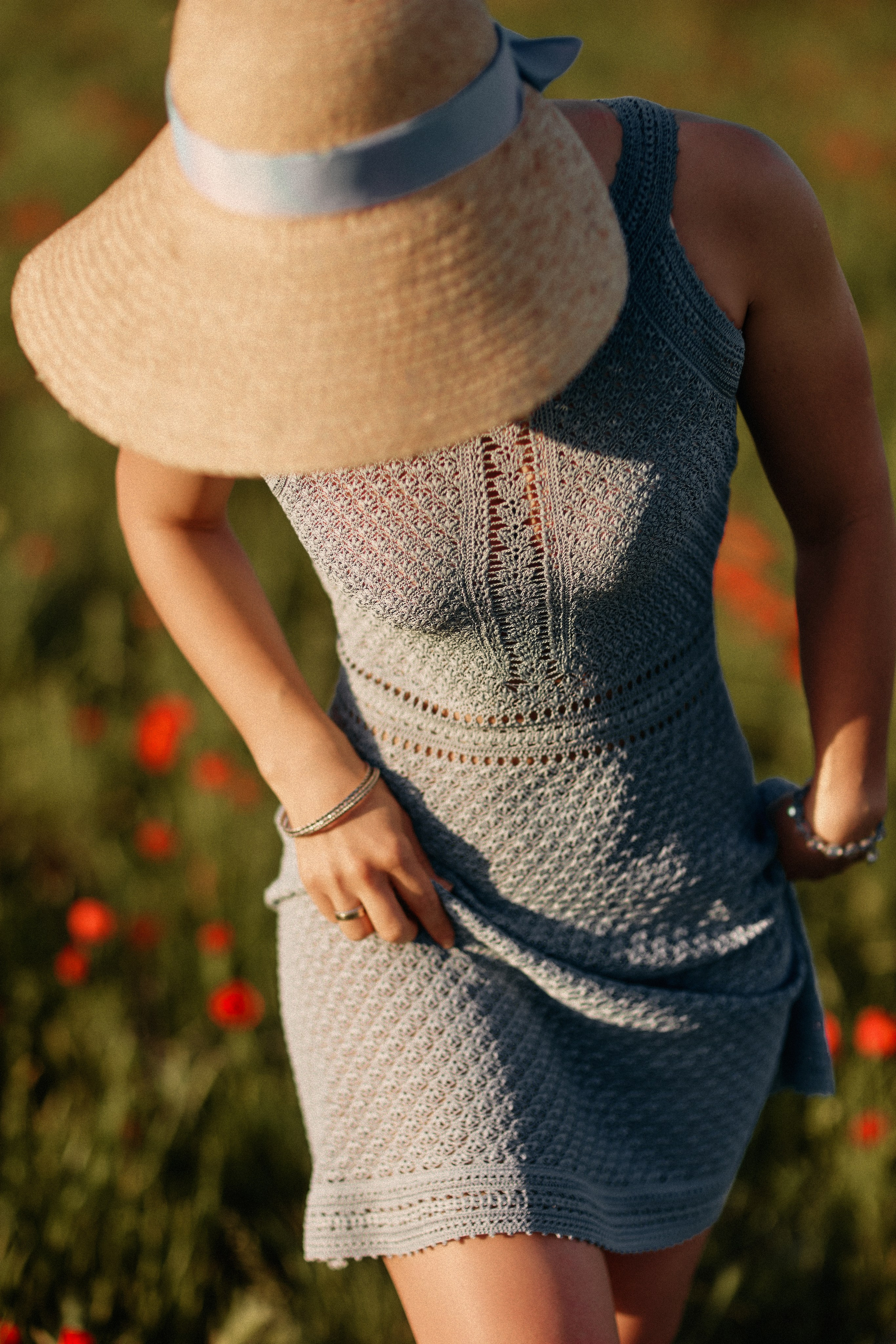 Юлька в маках. Валерия Вартанова. Фотограф