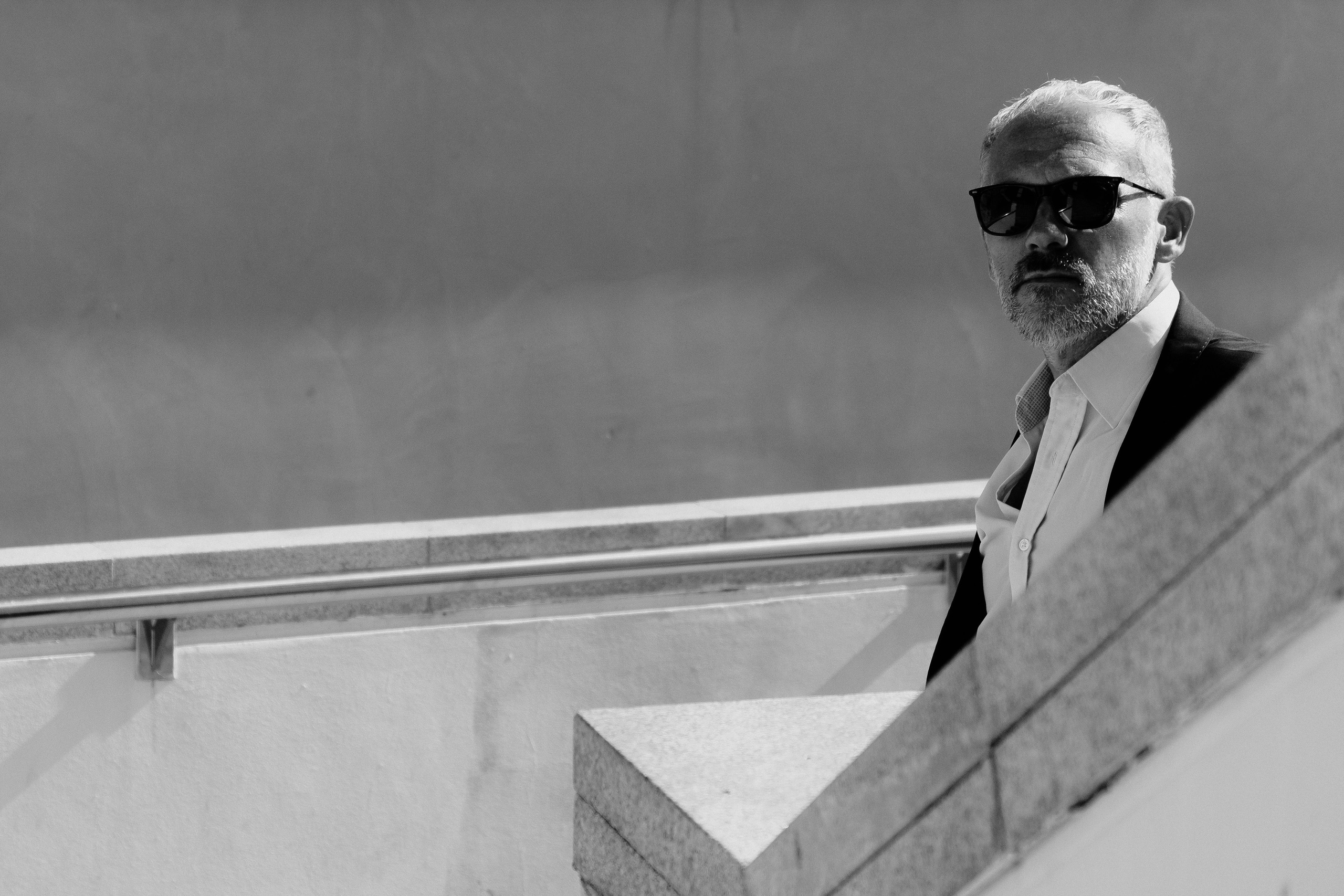 Портретная фотосессия музыканта Robert Skarsbakk в старом городе Аликанте для обложки альбома — Фотограф Андрей Луковников