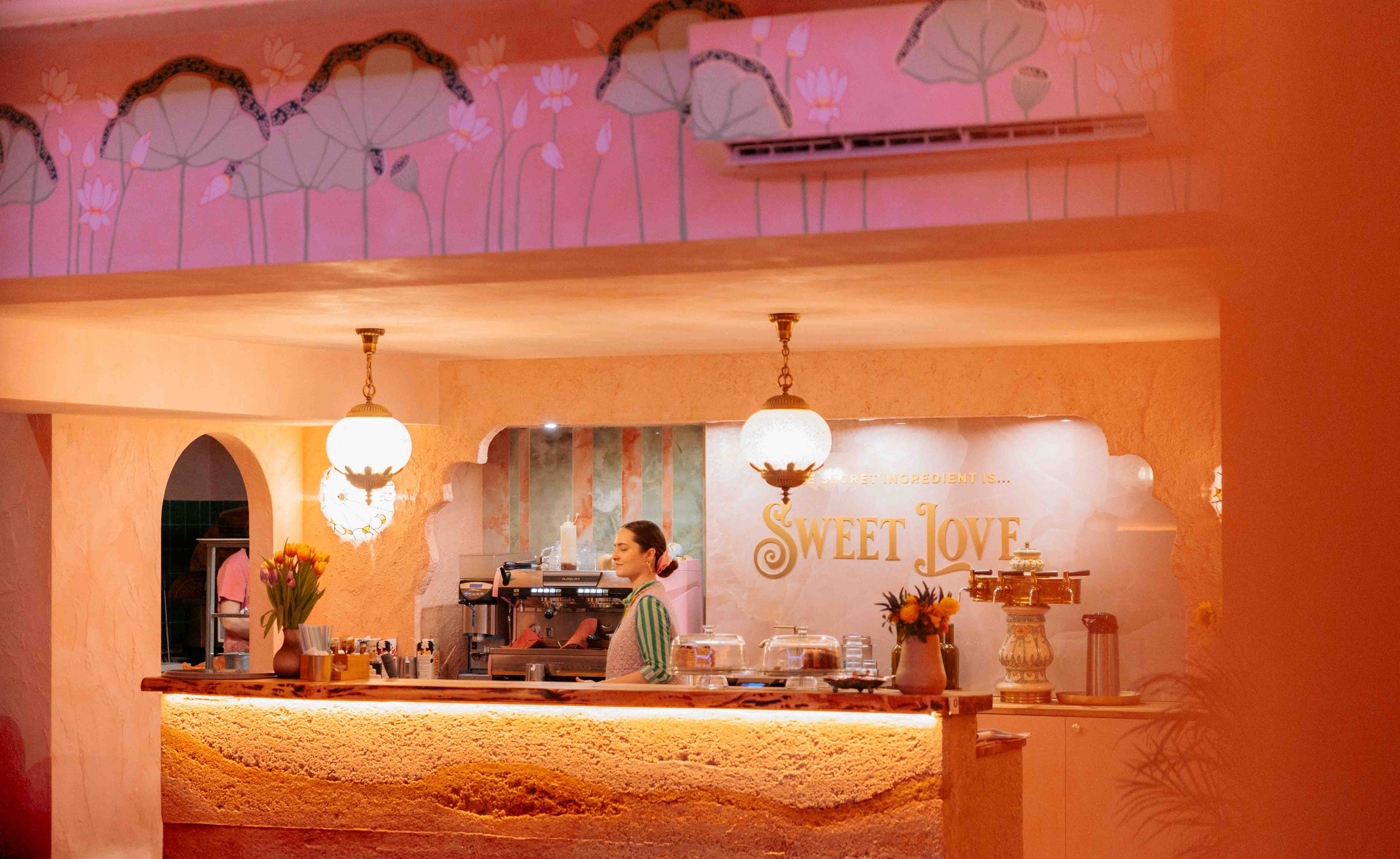 Top geriausių kavinių sąrašas Vilniuje — vietos įspūdingoms fotosesijoms. Framed by Evelina | Vestuvių fotografė