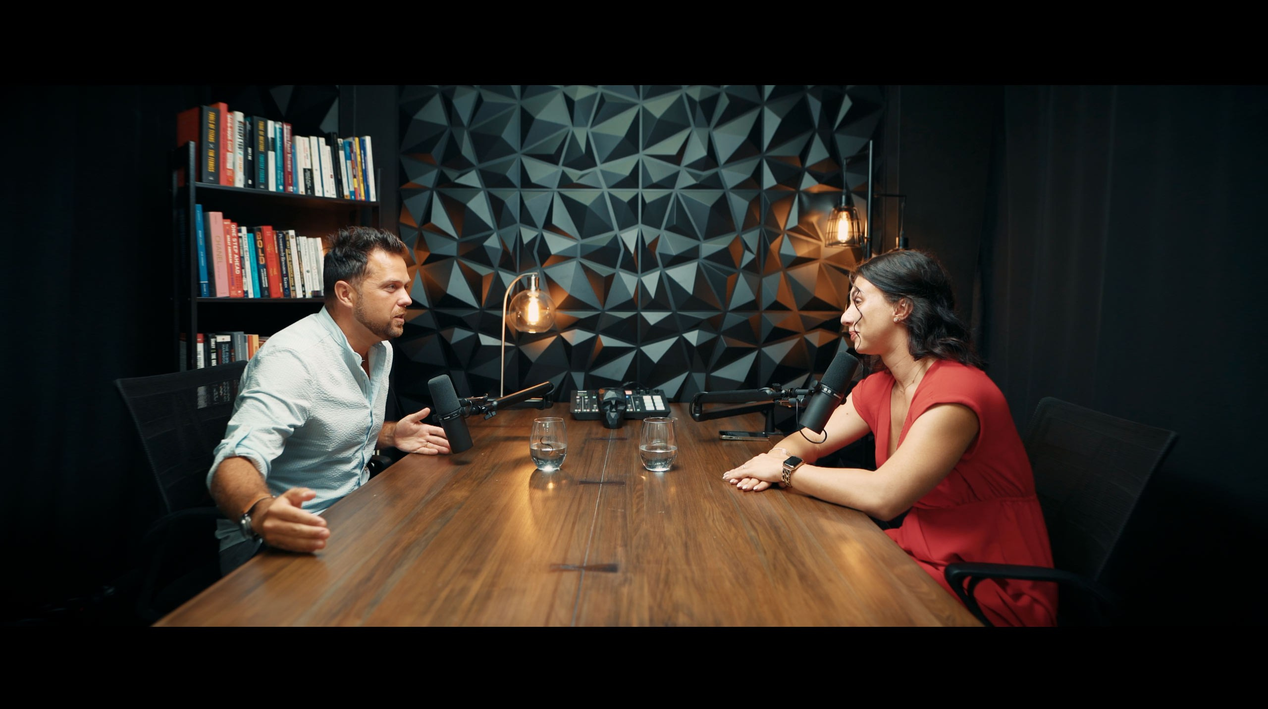 Как Ведущий получил Green Card в Америку: Мега Подкаст с Димой Сахно. НА VIBE УСПЕХА — Блог об экстраординарных людях с Кристиной Самофал