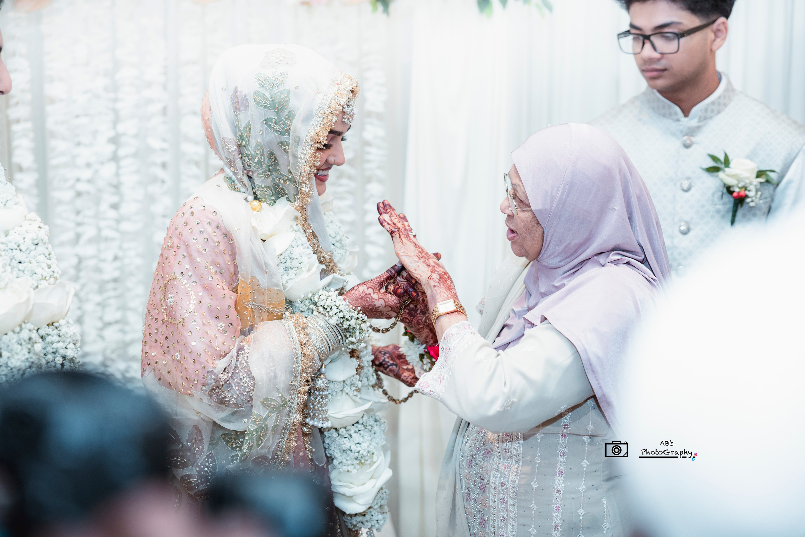 Connecticut engagement photographer capturing elegant couple portraits