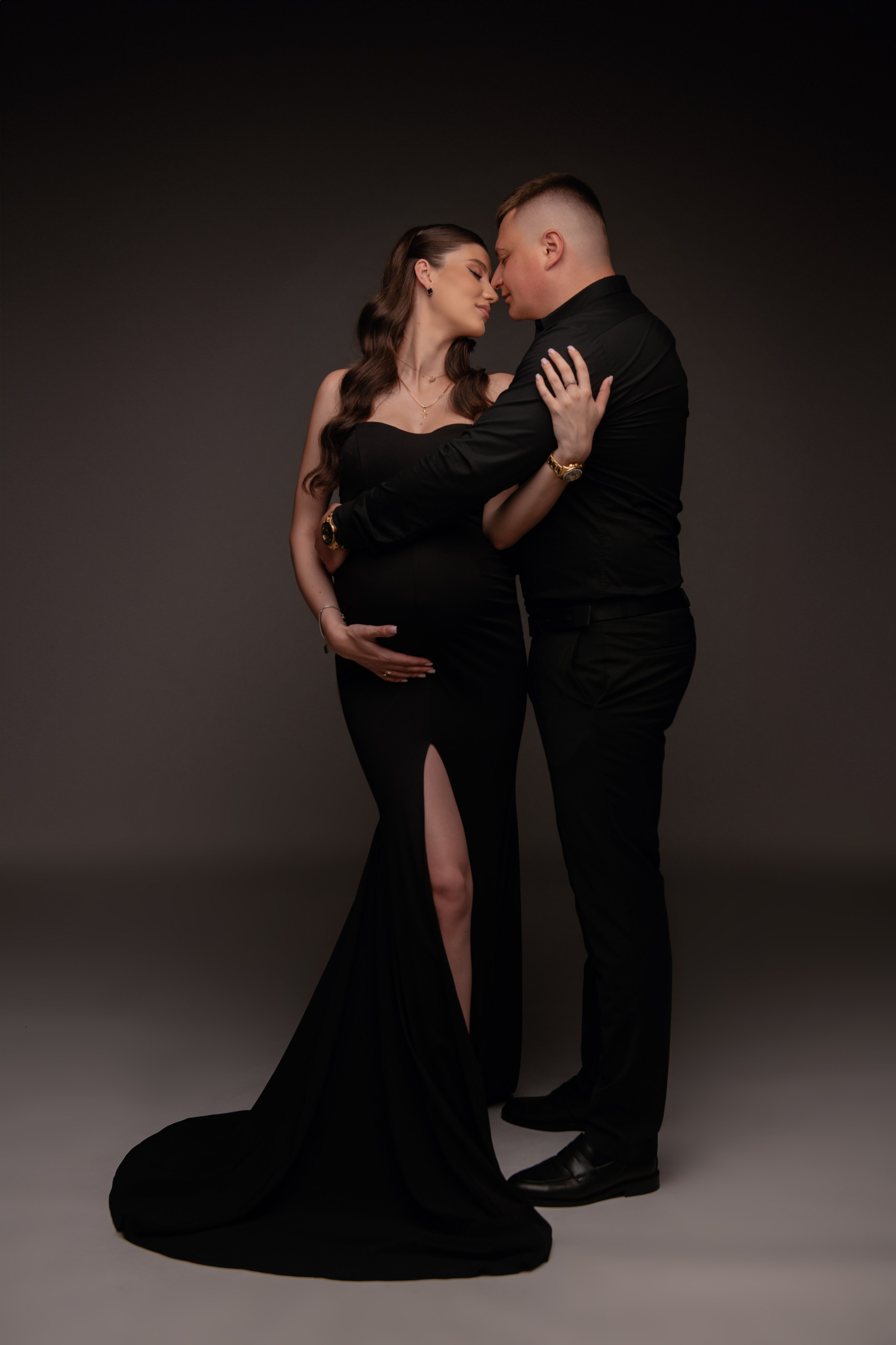 Diana & Stepan. Maternity photoshoot. Professional photographer in Prague Anastasia Haritonova