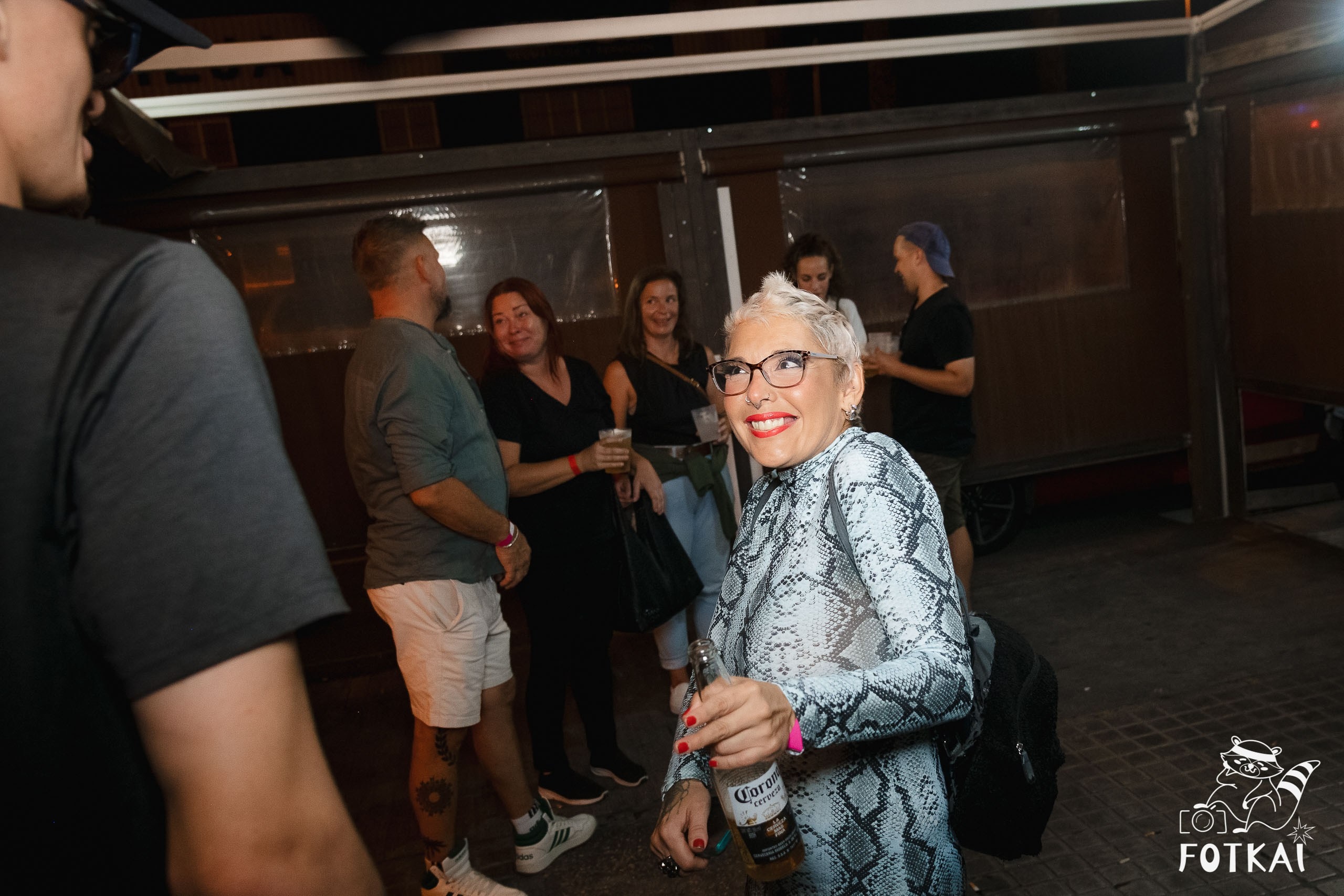 Fiesta Víspera de Festivo en El Paso Rock Bar – Hip Hop Old School | Reportaje fotográfico 08.10.2025 | FOTKAI