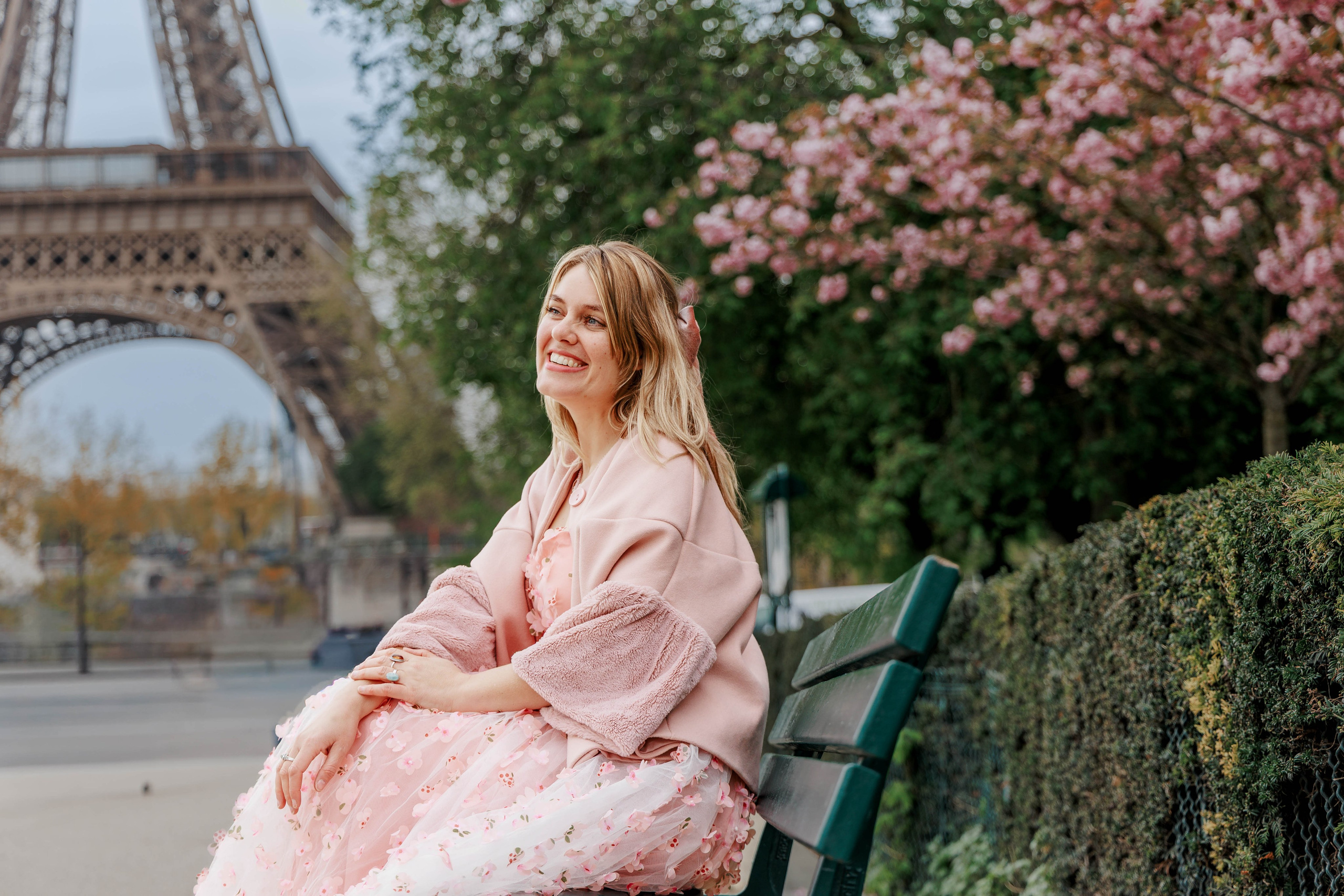 🌸 Cherry Blossoms in Paris: Best Places, Timing & Photoshoot Guide. Photographe à Paris