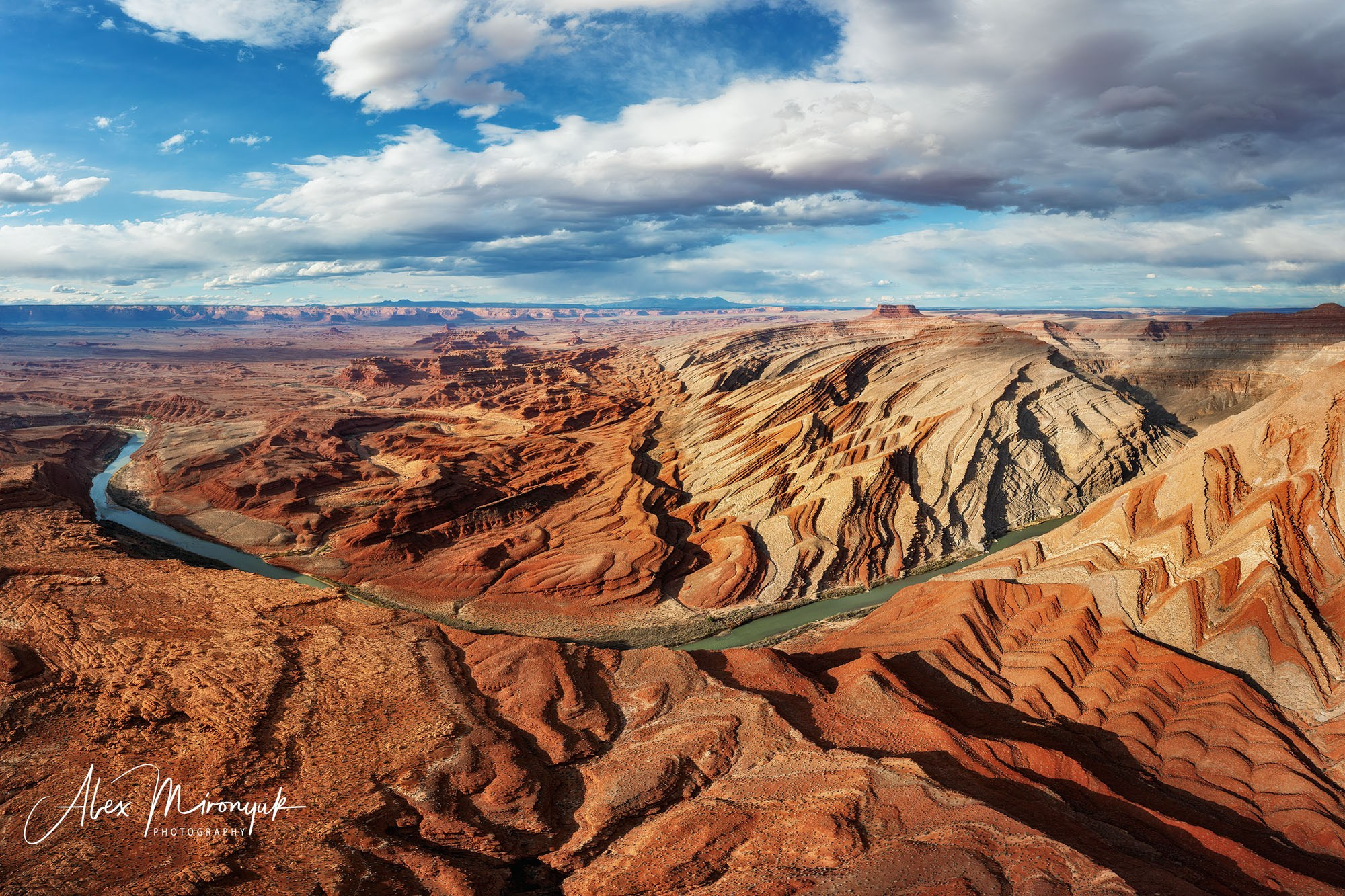 Eagle’s View American Southwest. Pet, Senior, Landscape, portrait studio, photographer in Miami and Sou
