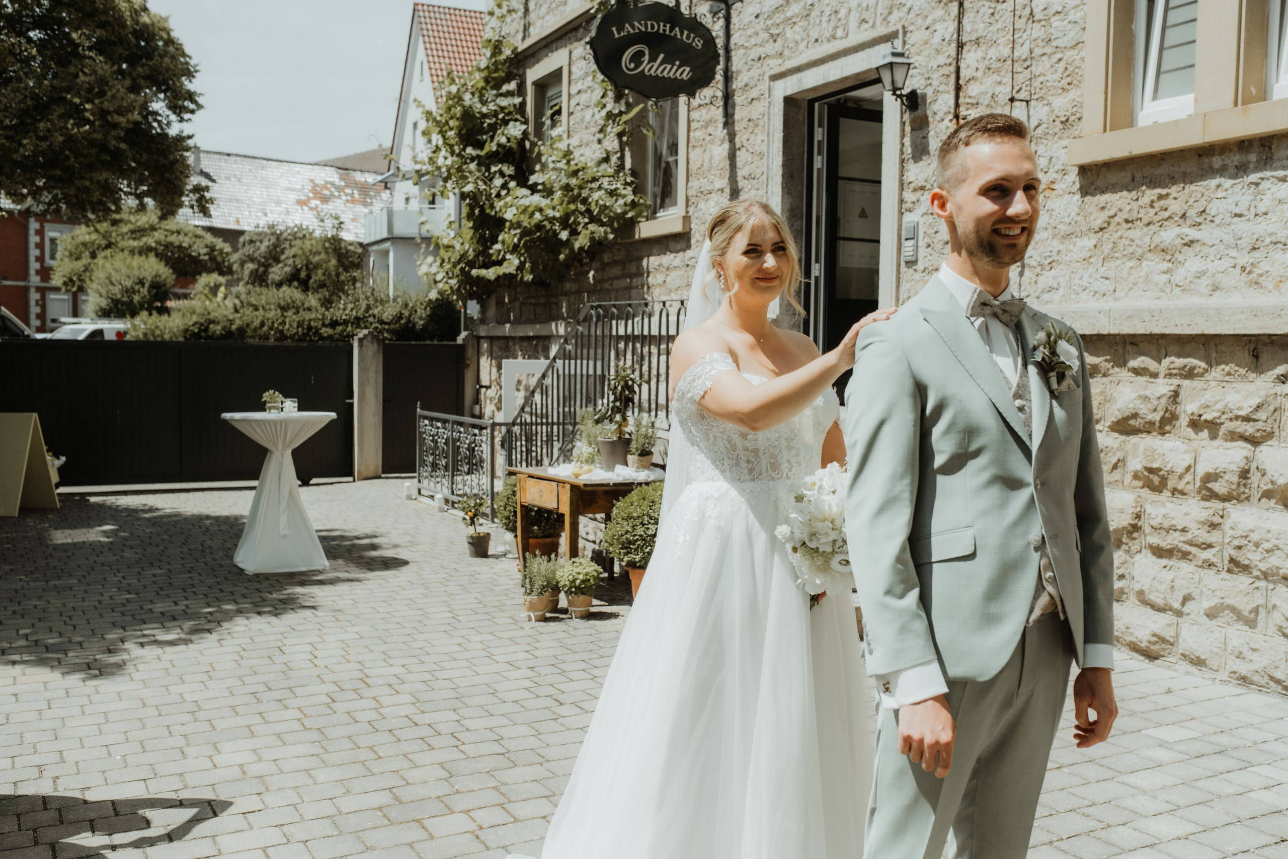 Freie Trauung Lara & Yannick | Landhaus Odaia | Fotograf Würzburg. Anna Saribekyan – Beste Hochzeitsfotografin in Würzburg, Top 10 in Deutschland