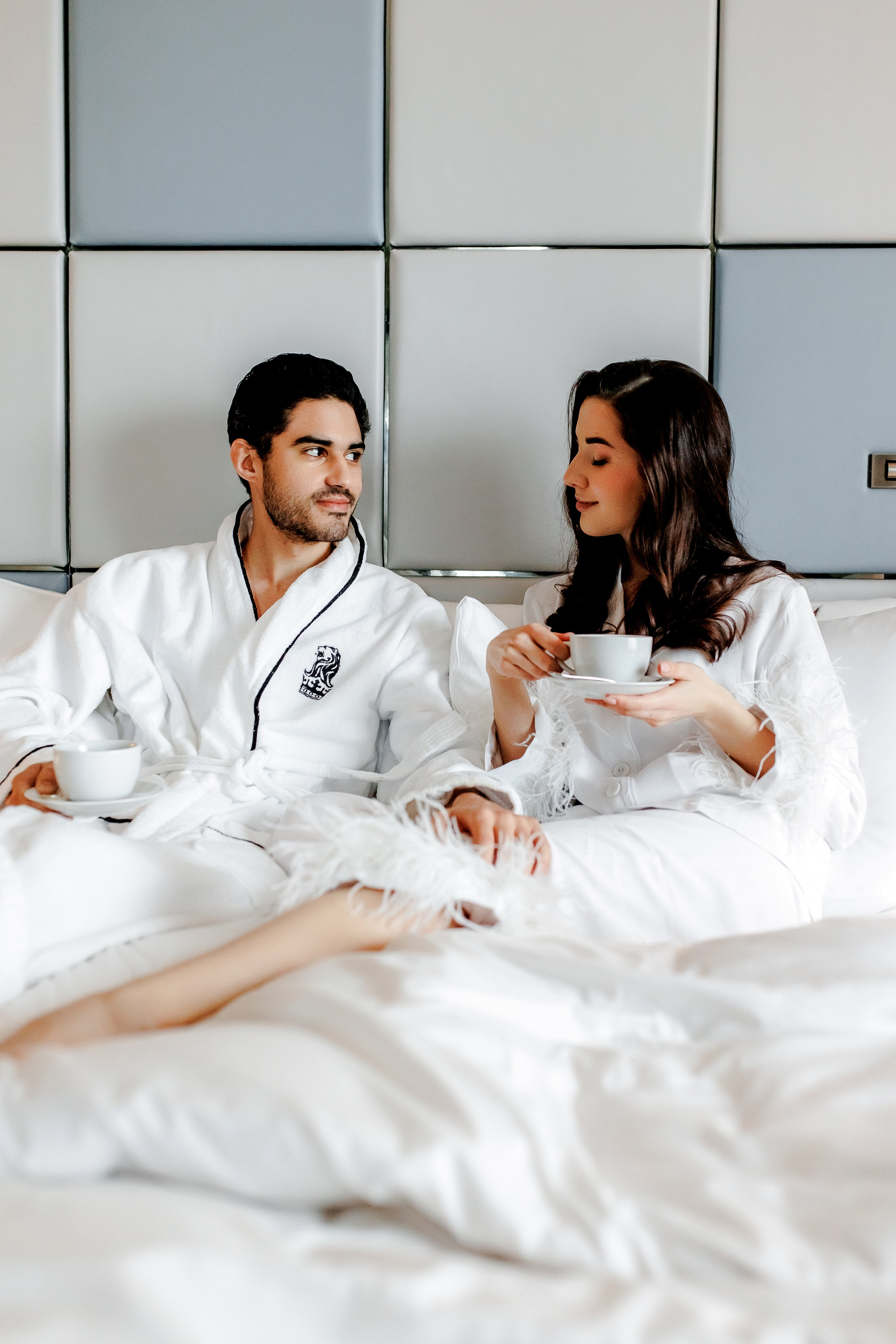 Getting Ready im Ritz Carlton Berlin: Ein zauberhafter Start in den Hochzeitstag. Hochzeitsfotografie in Berlin Nataliia Schütze