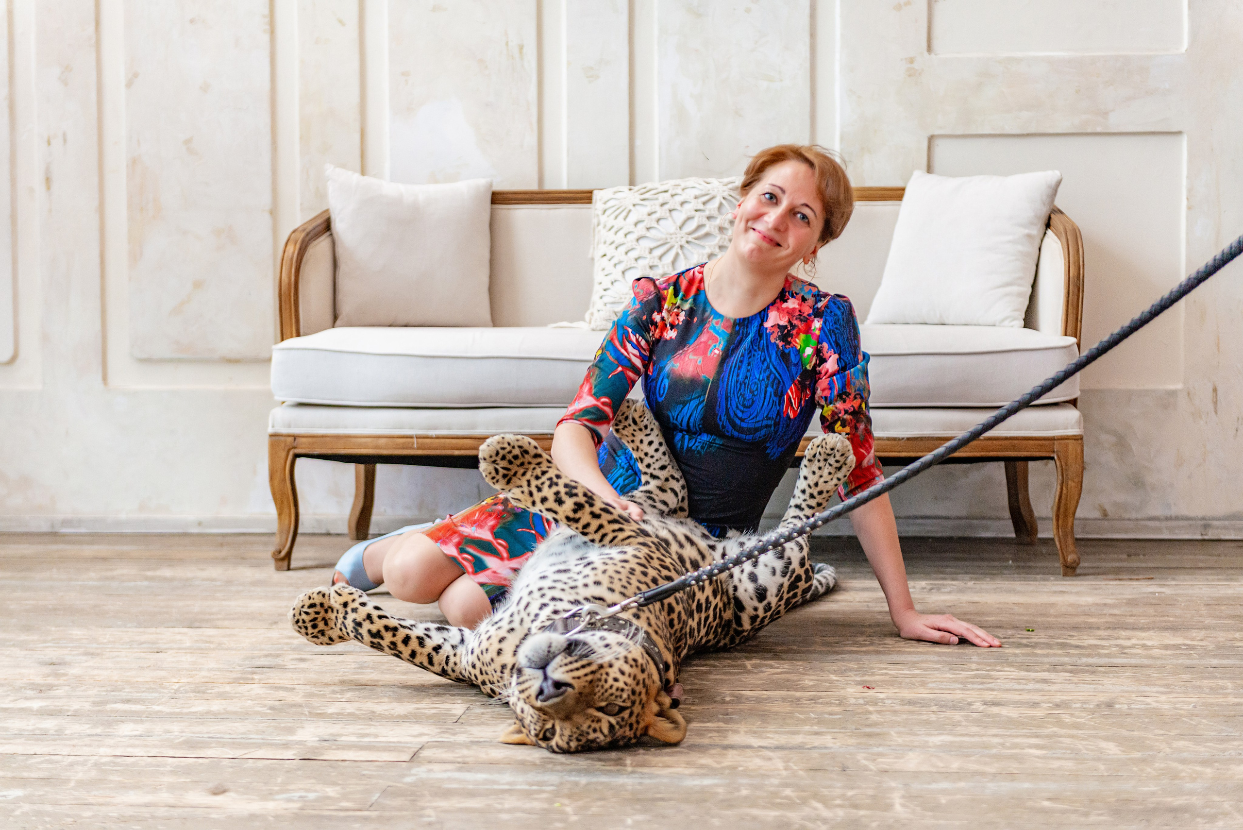 Photosession in the studio with a leopard. FOTÓGRAFO MÉXICO QUINTANA ROO