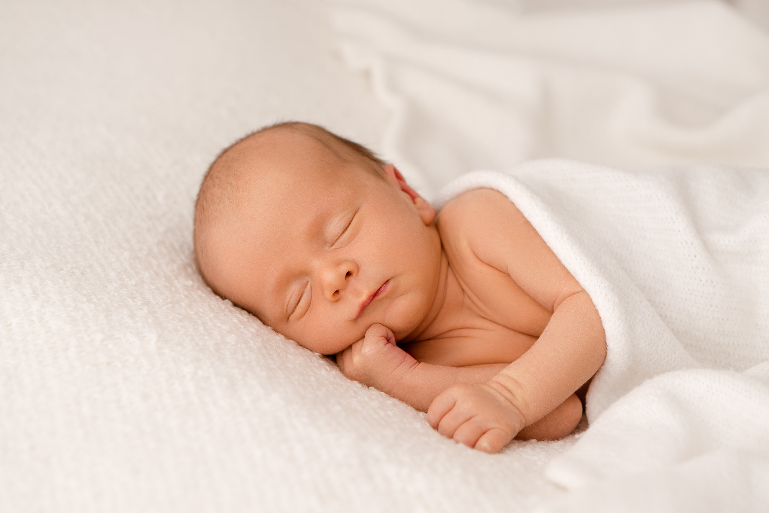 Naturalna sesja noworodkowa w Łodzi. Studio fotograficzne w Łodzi.