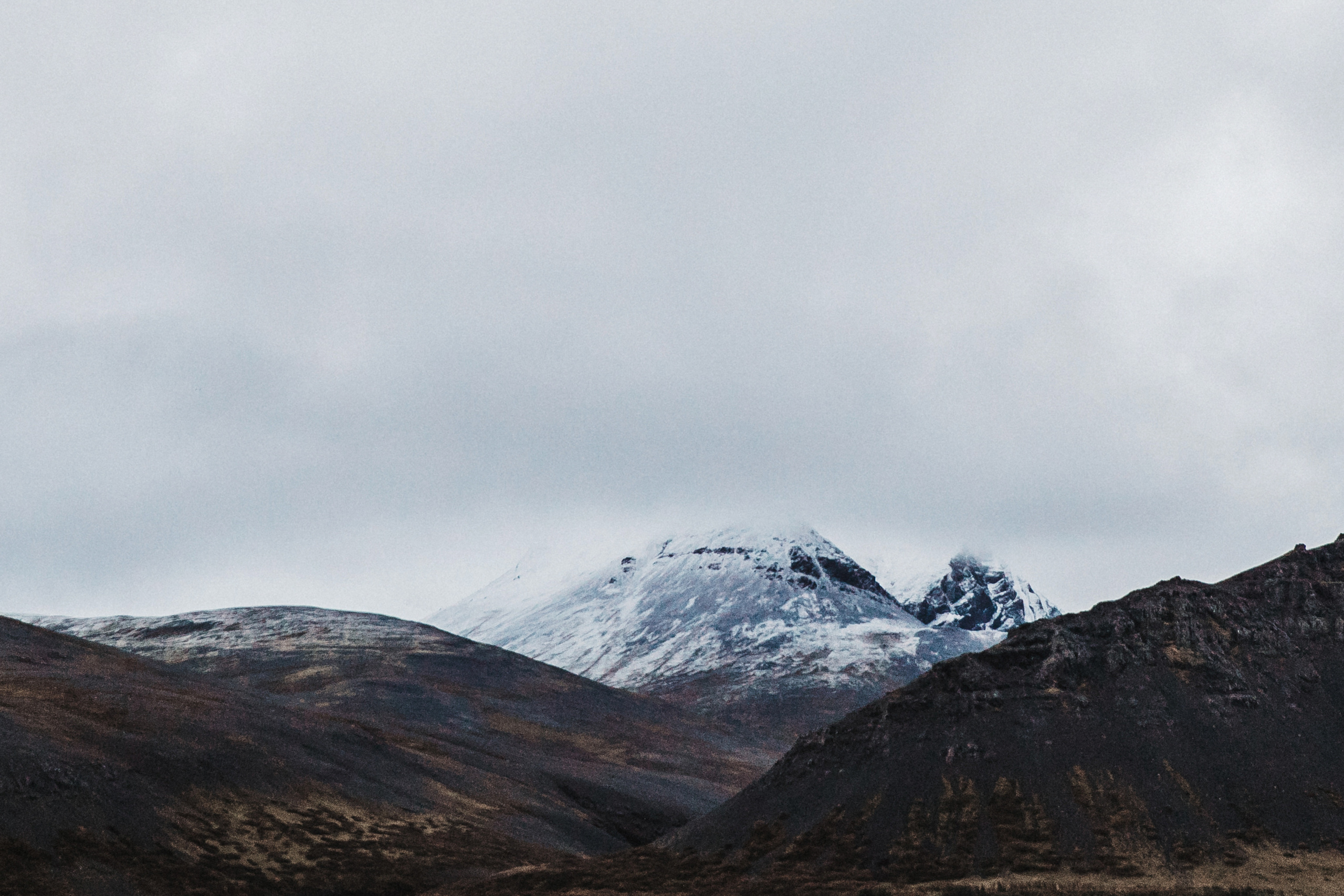 Engagement photoshoot in Iceland. Iceland elopement photographer & videographer